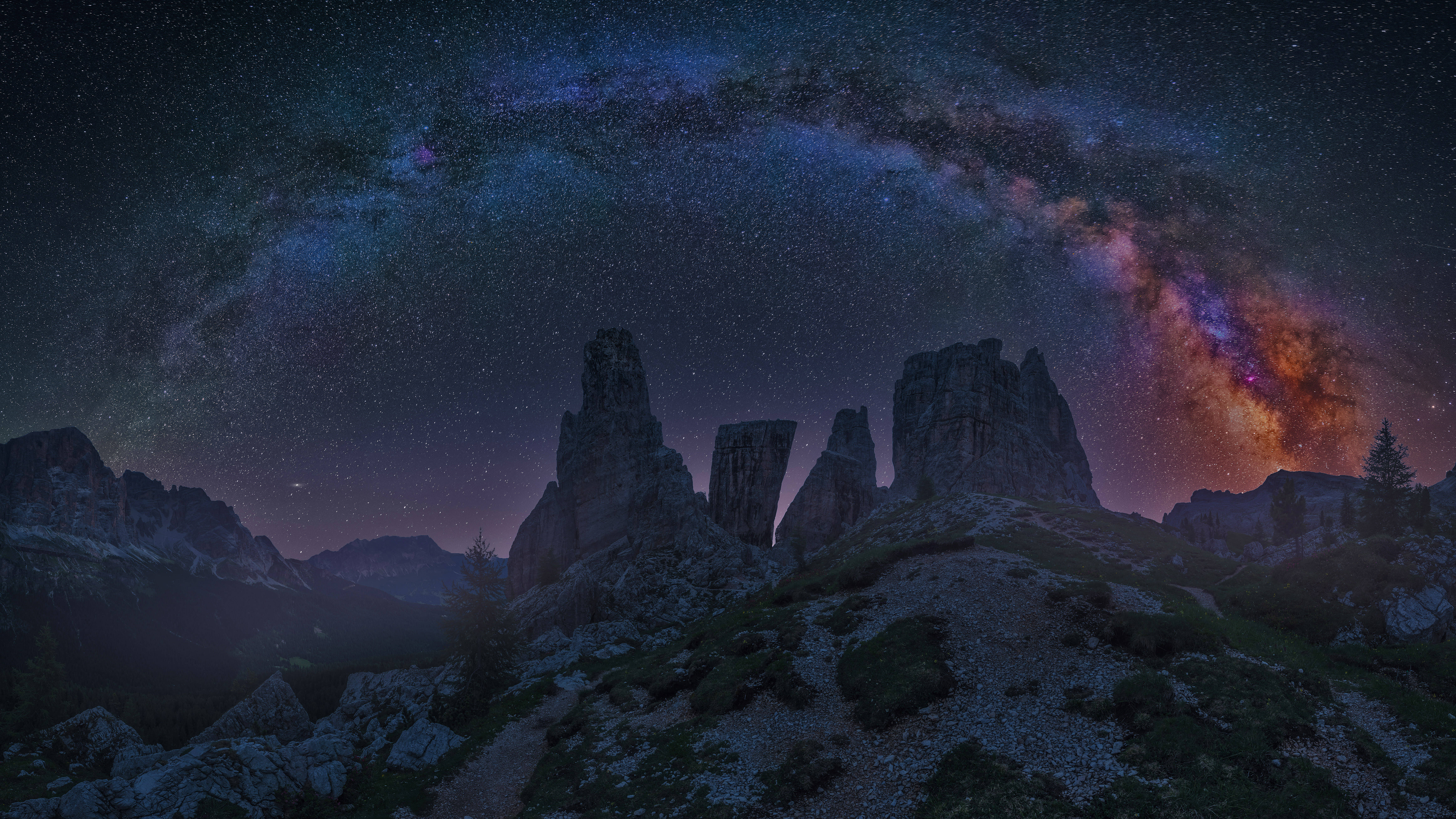 Εμβληματικά Βουνά Δολομίτες Σκοτεινό 4K Ταπετσαρία