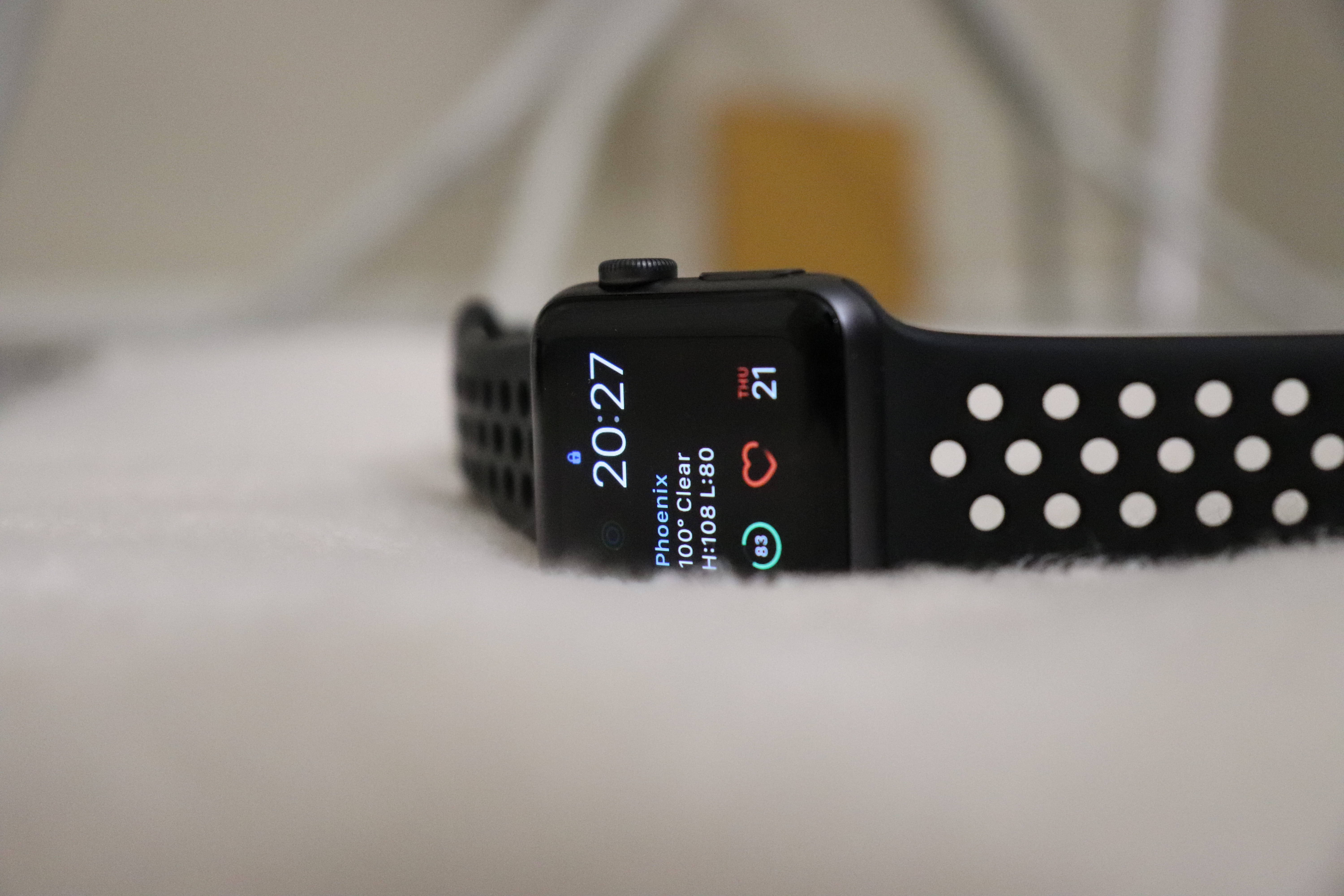 Apple Watch με Μαύρα Λουριά Ταπετσαρία