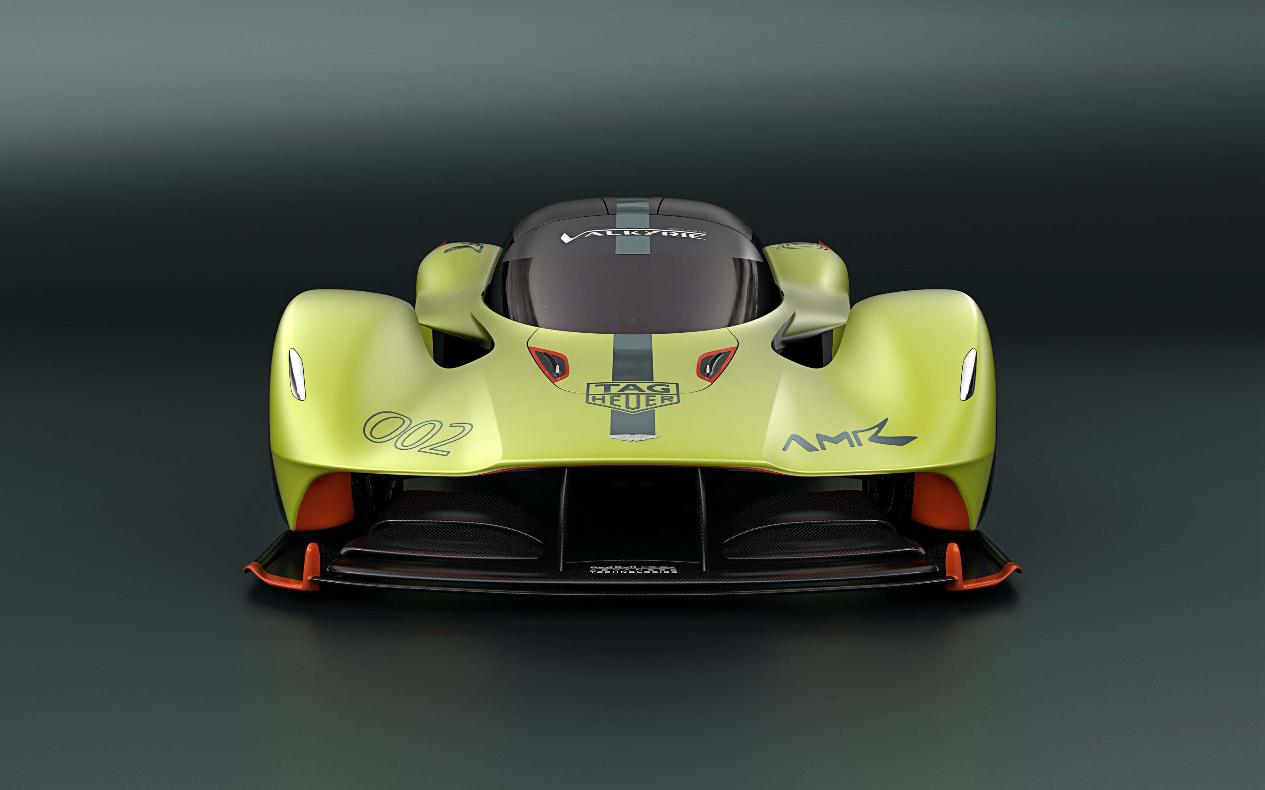 Aston Martin Valkyrie σε αγώνα στην πίστα Ταπετσαρία