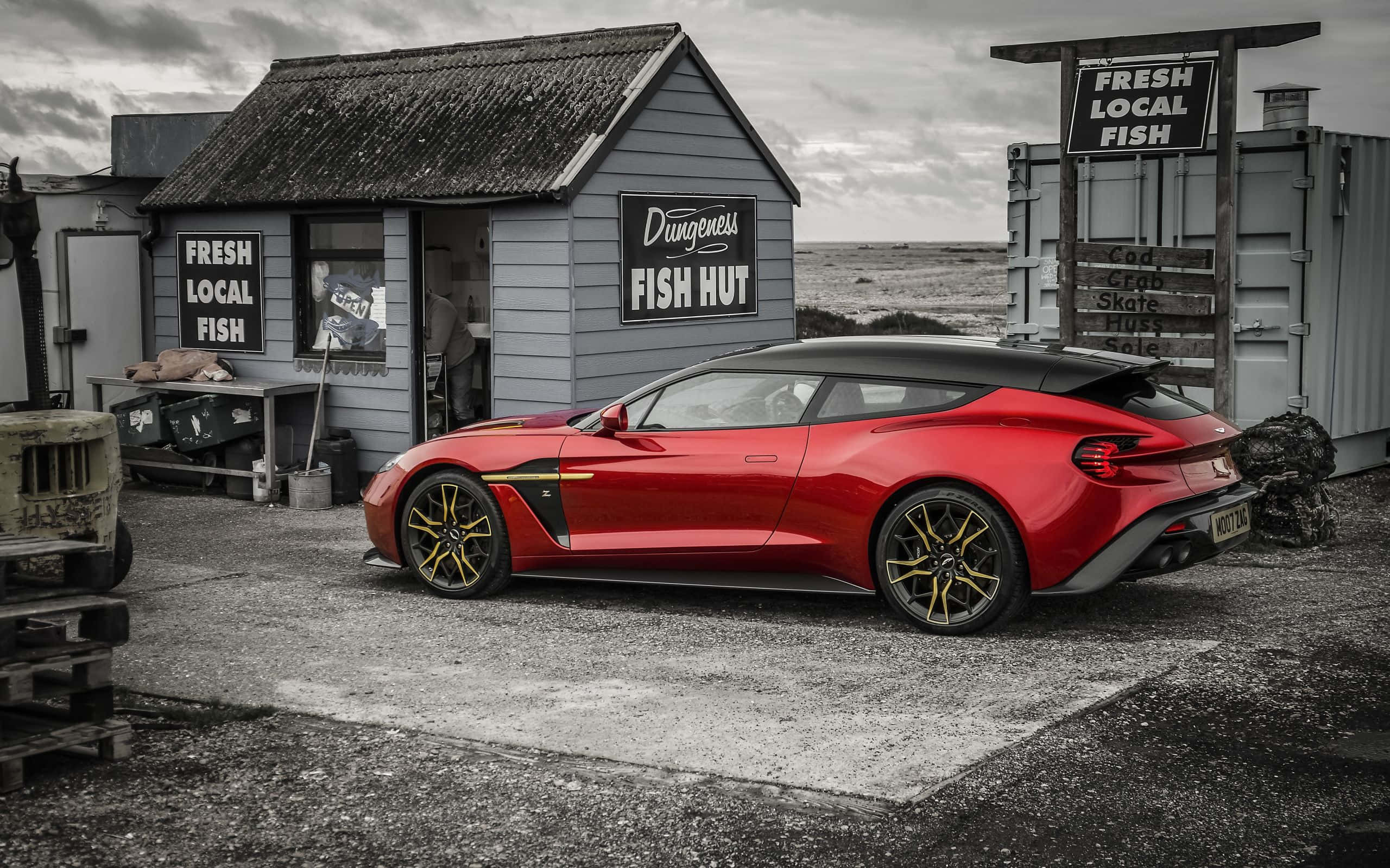 Aston Martin Vanquish σε ένα μαγευτικό τοπίο Ταπετσαρία