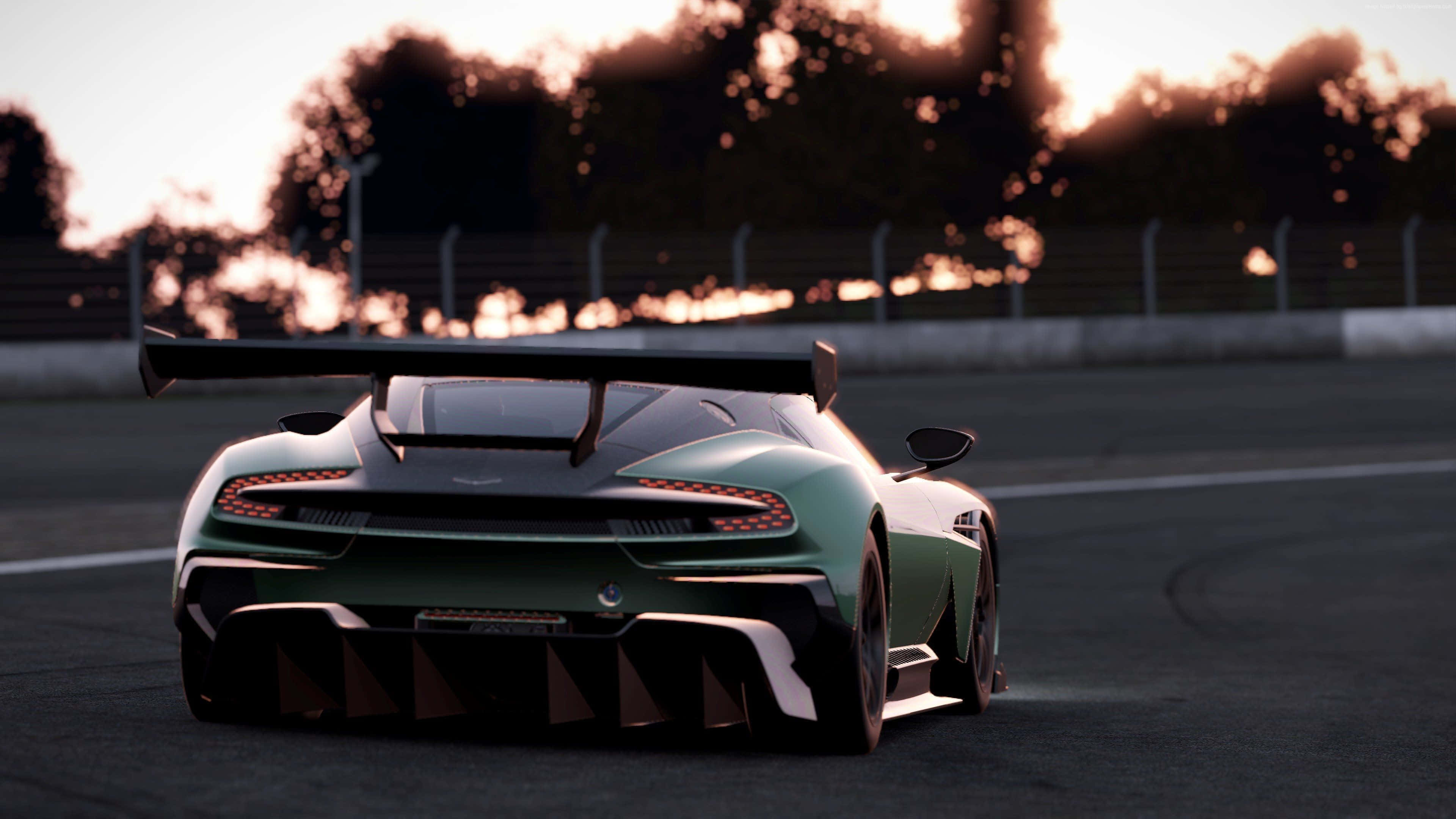 Aston Martin Vantage εναντίον Aston Martin V8 Ταπετσαρία