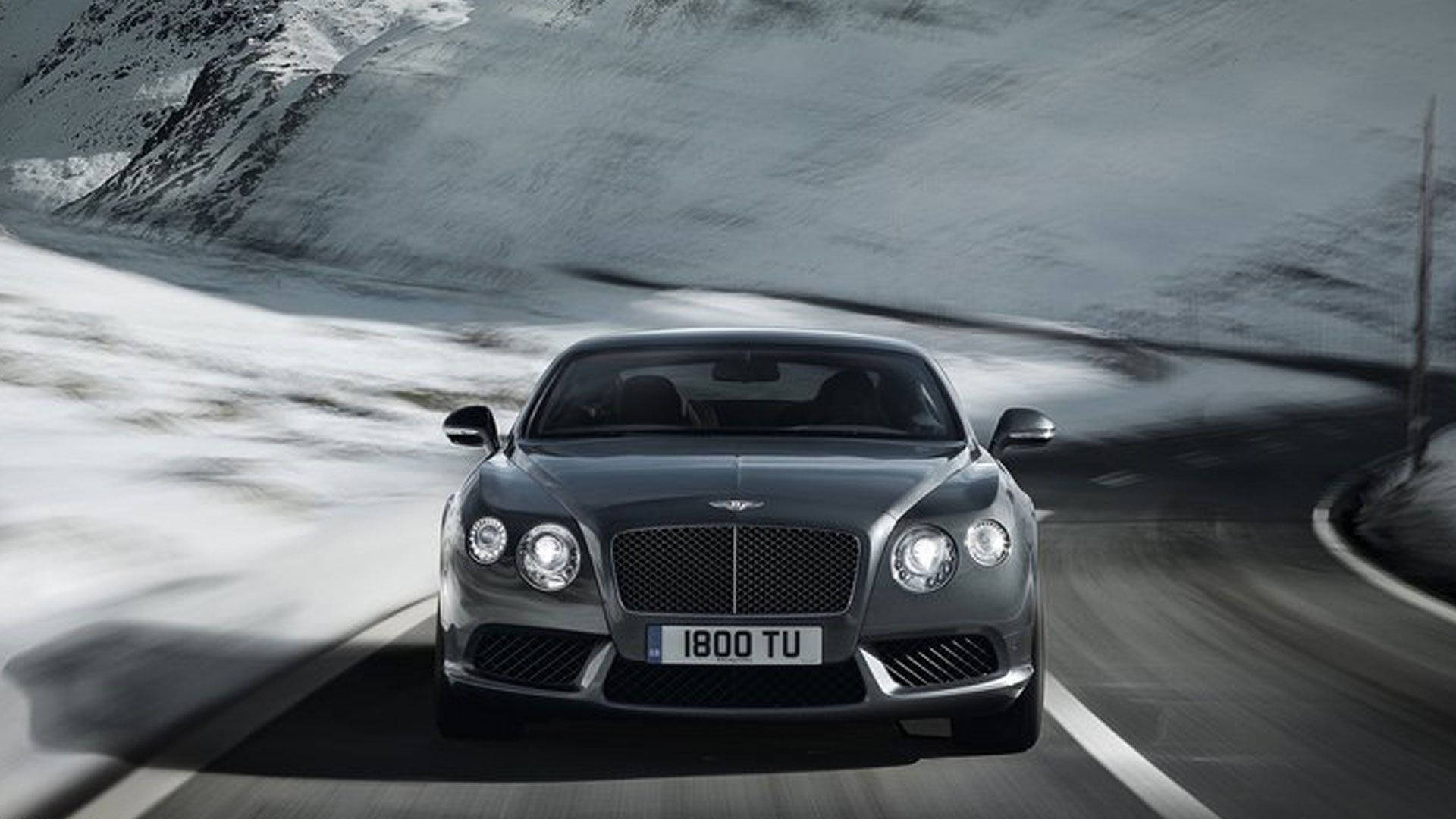 Bentley να Τρέχει σε Χιονισμένα Βουνά Ταπετσαρία