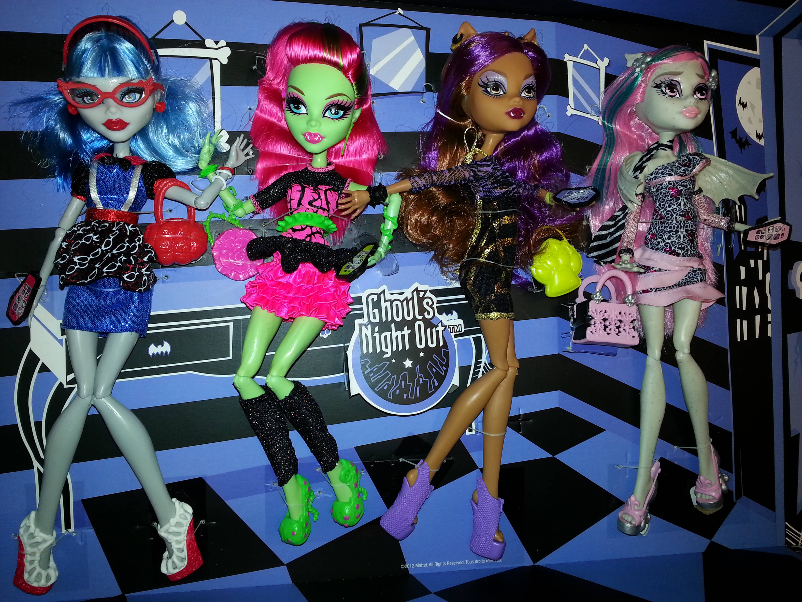 Αισθητική Bratz Βραδιά Φαντασμάτων Ταπετσαρία
