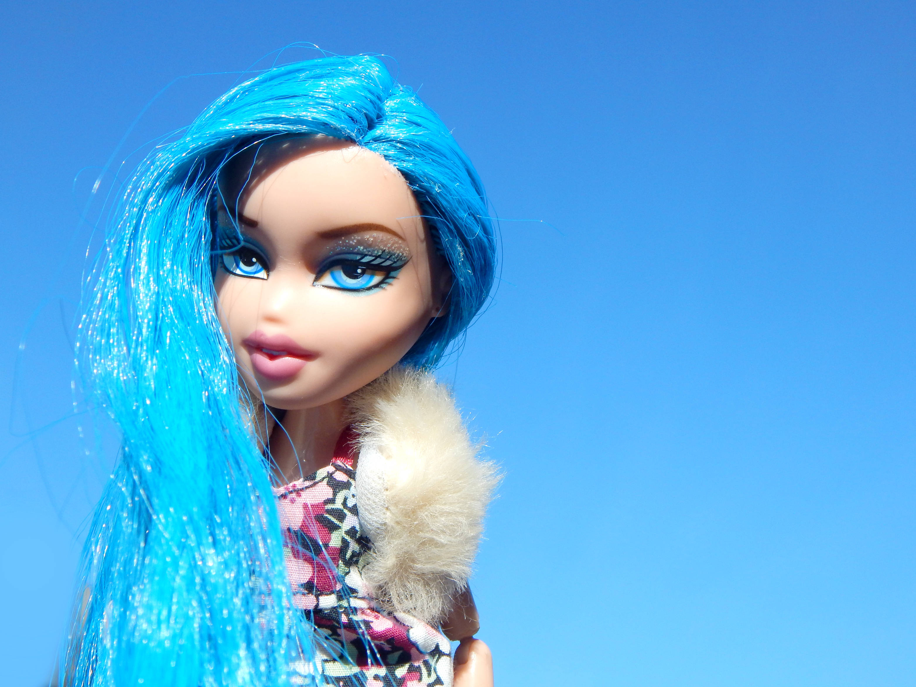 Bratz Αισθητική με Μπλε Λουλουδένιο Φόρεμα Ταπετσαρία