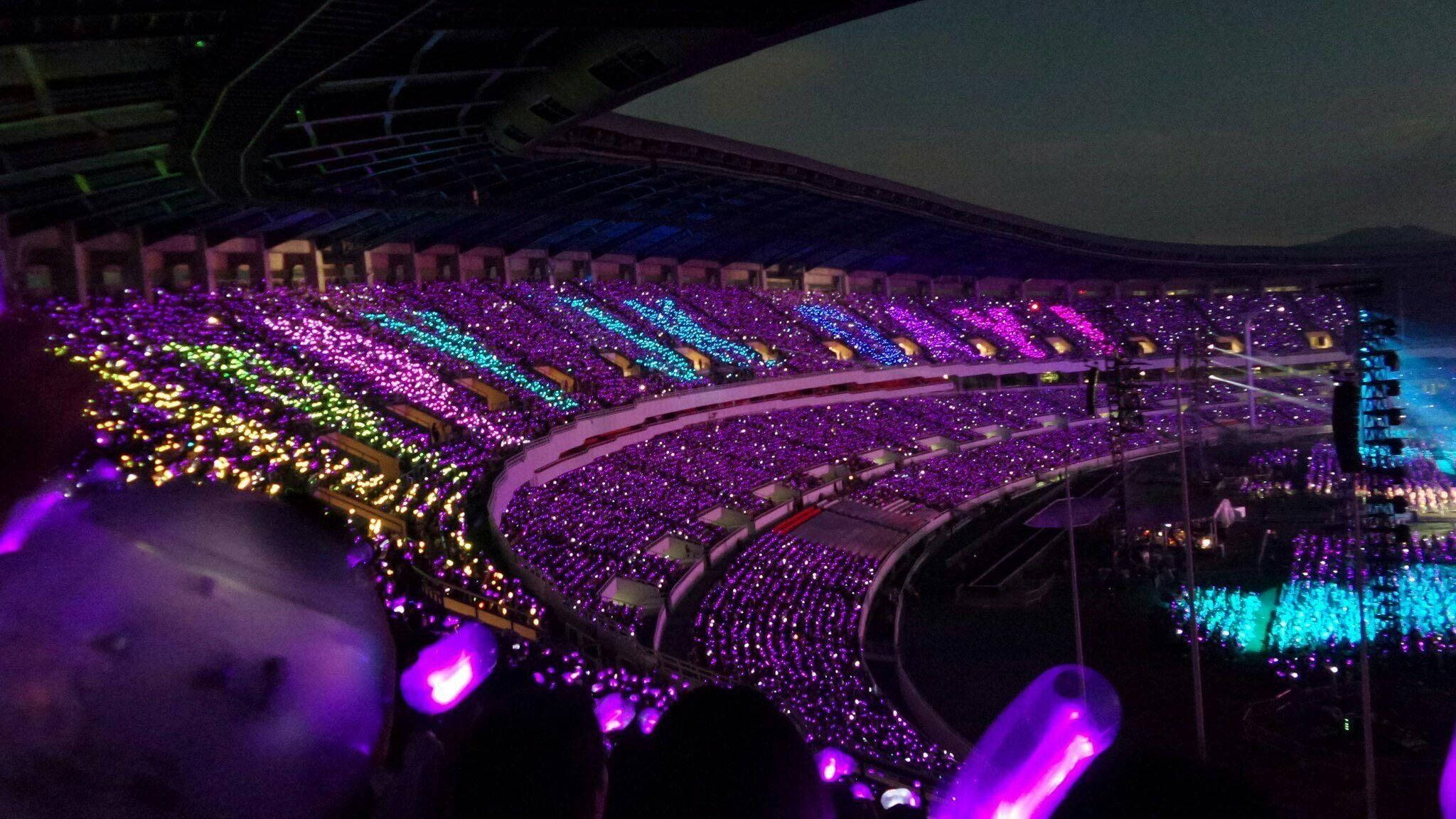 Συναυλία BTS με Army Bombs Ταπετσαρία