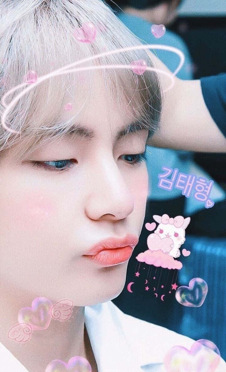 BTS V, Αναδεικνύοντας το Μοναδικό του Στιλ Ταπετσαρία