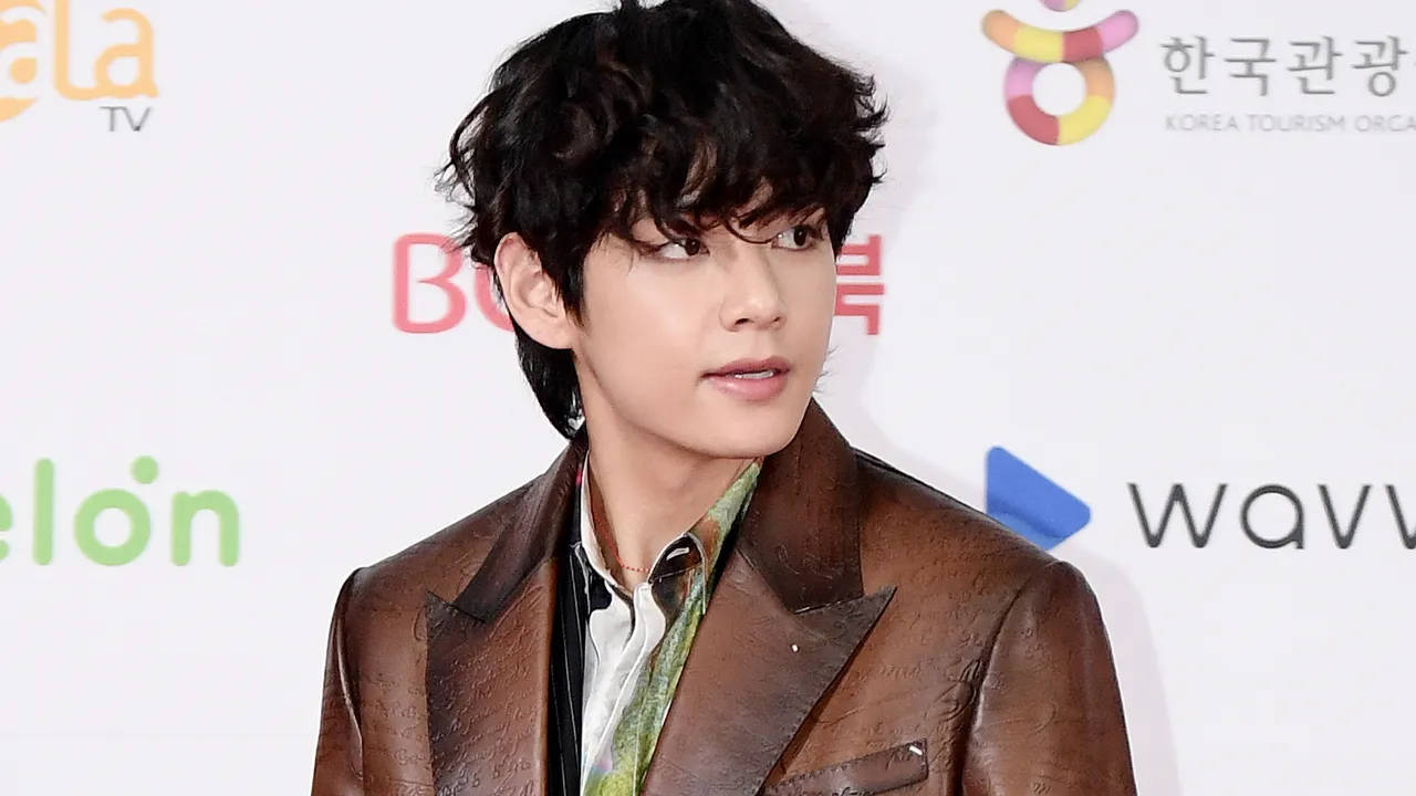 BTS V Καφέ Δερμάτινο Μπουφάν Ταπετσαρία