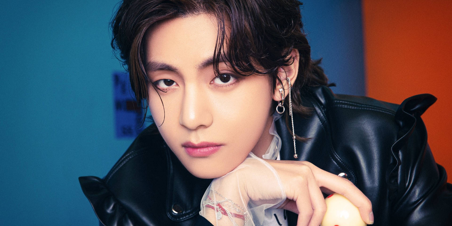 BTS V Μαύρο Δερμάτινο Μπουφάν Ταπετσαρία
