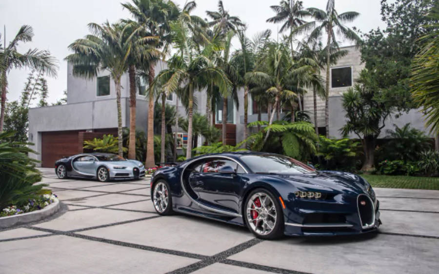 Δύο Bugatti Chiron 4K Ταπετσαρία