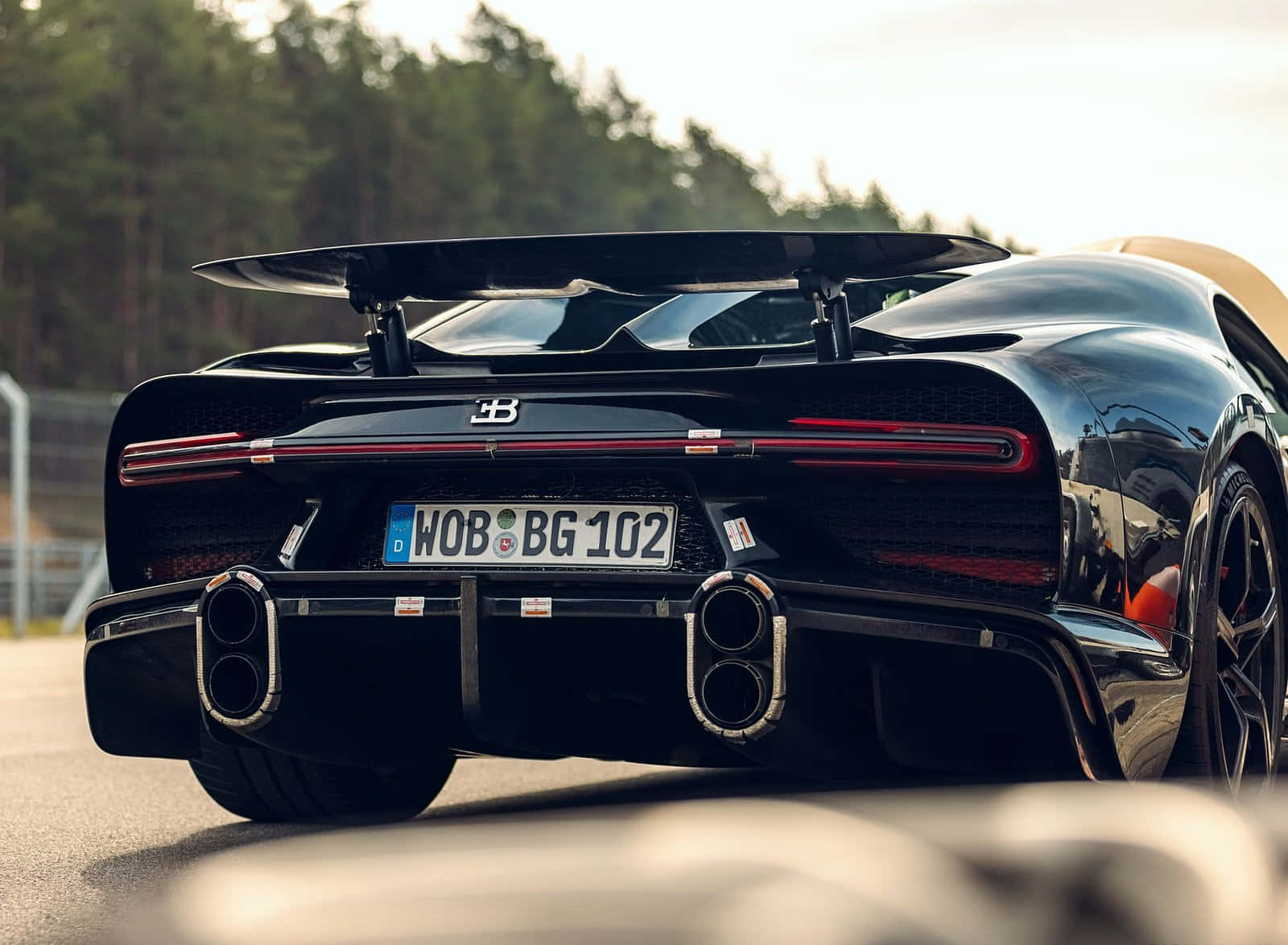 Bugatti Chiron – Ενσάρκωση Ισχύος και Κομψότητας Ταπετσαρία