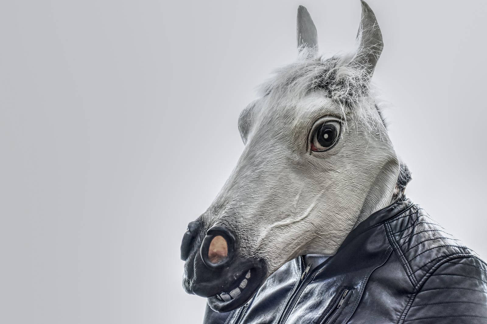 Άνδρας με Μάσκα Crazy Horse Ταπετσαρία