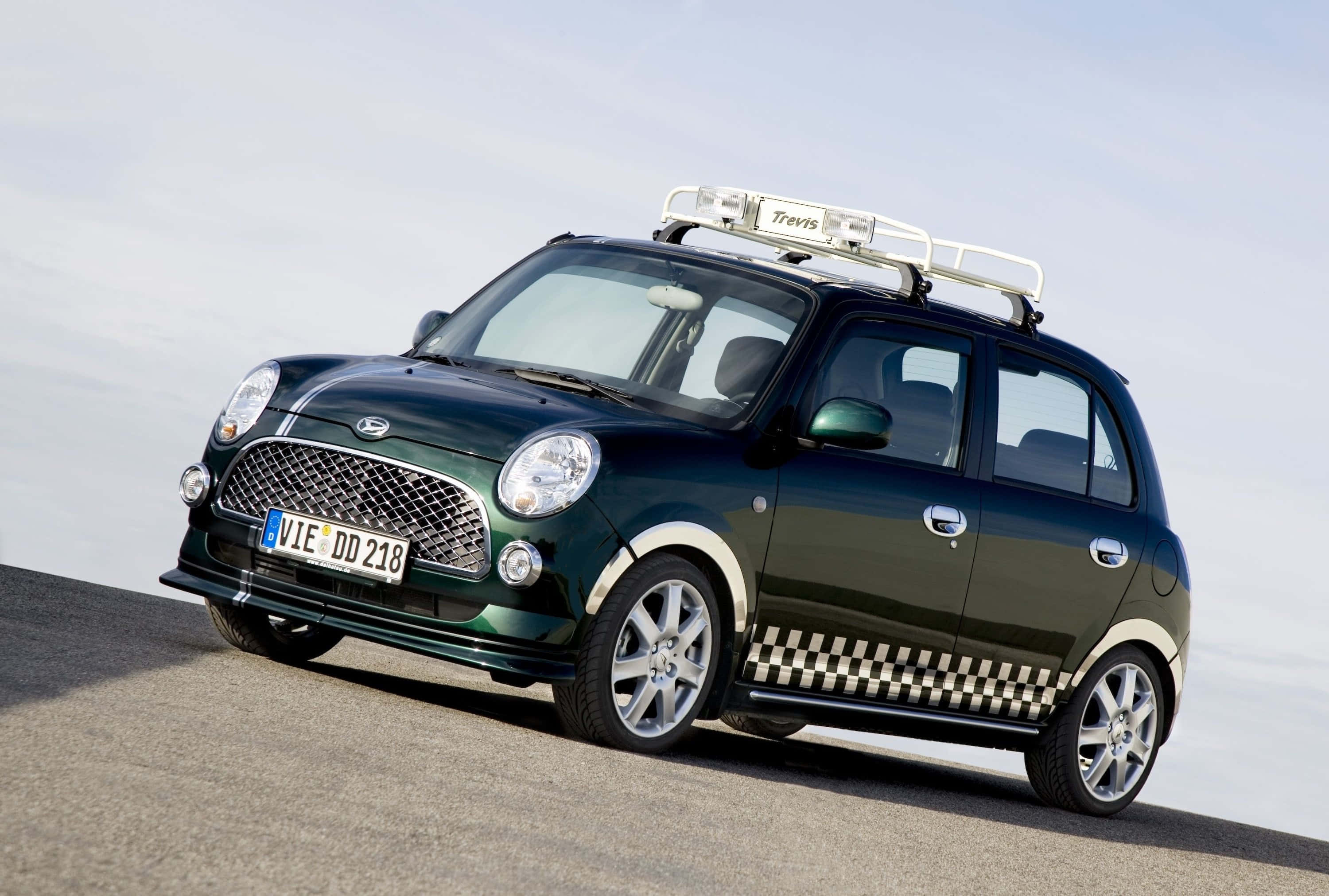 Κομψό και Σπορ Daihatsu σε Αστικό Περιβάλλον Ταπετσαρία