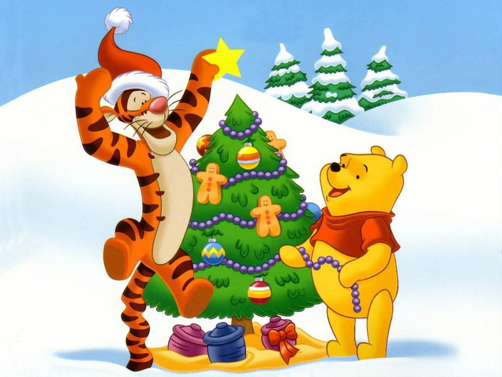 Disney Winnie το Αρκουδάκι Στολίζει το Χριστουγεννιάτικο Δέντρο Ταπετσαρία