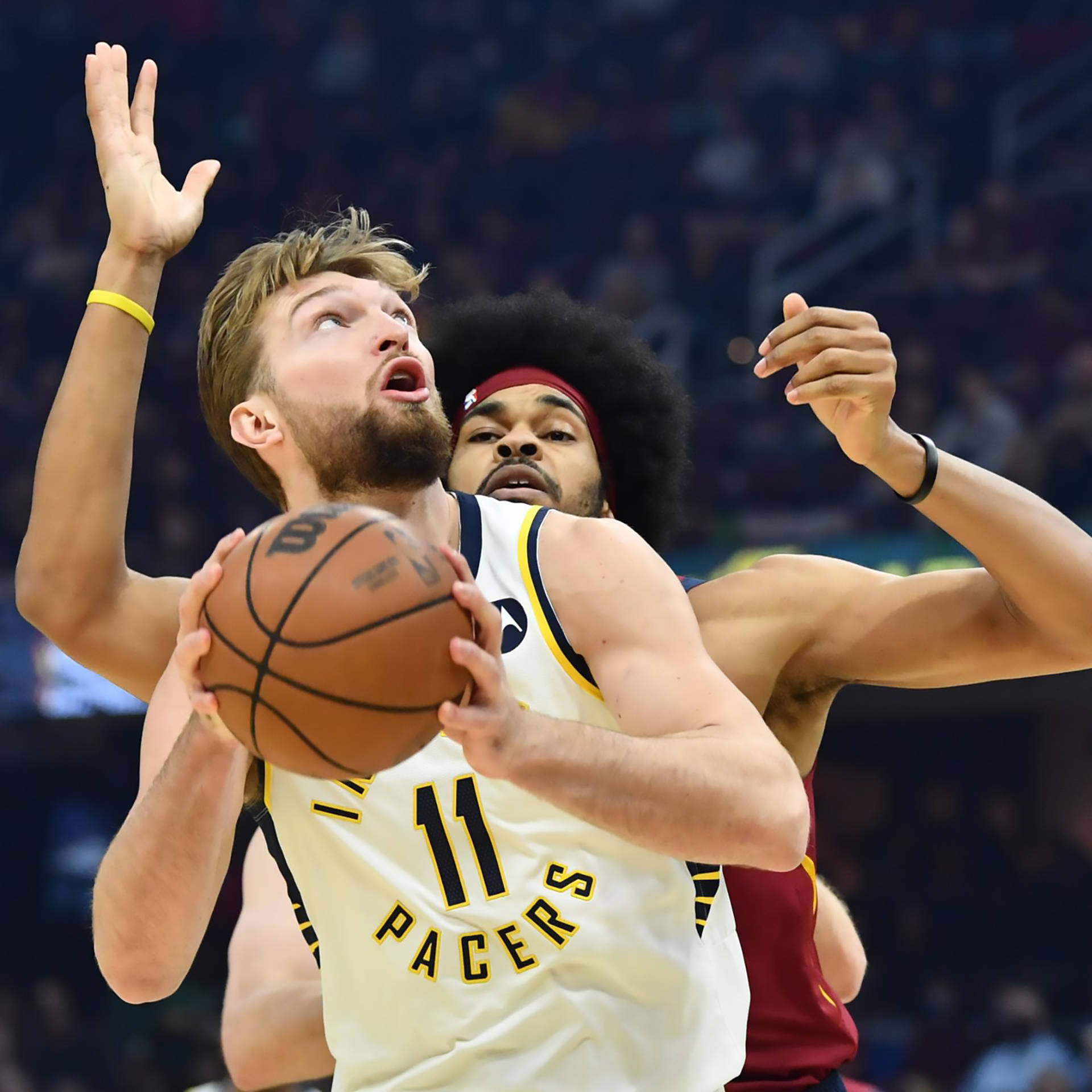 Domantas Sabonis Υπό την Επιτήρηση του Jarrett Allen Ταπετσαρία