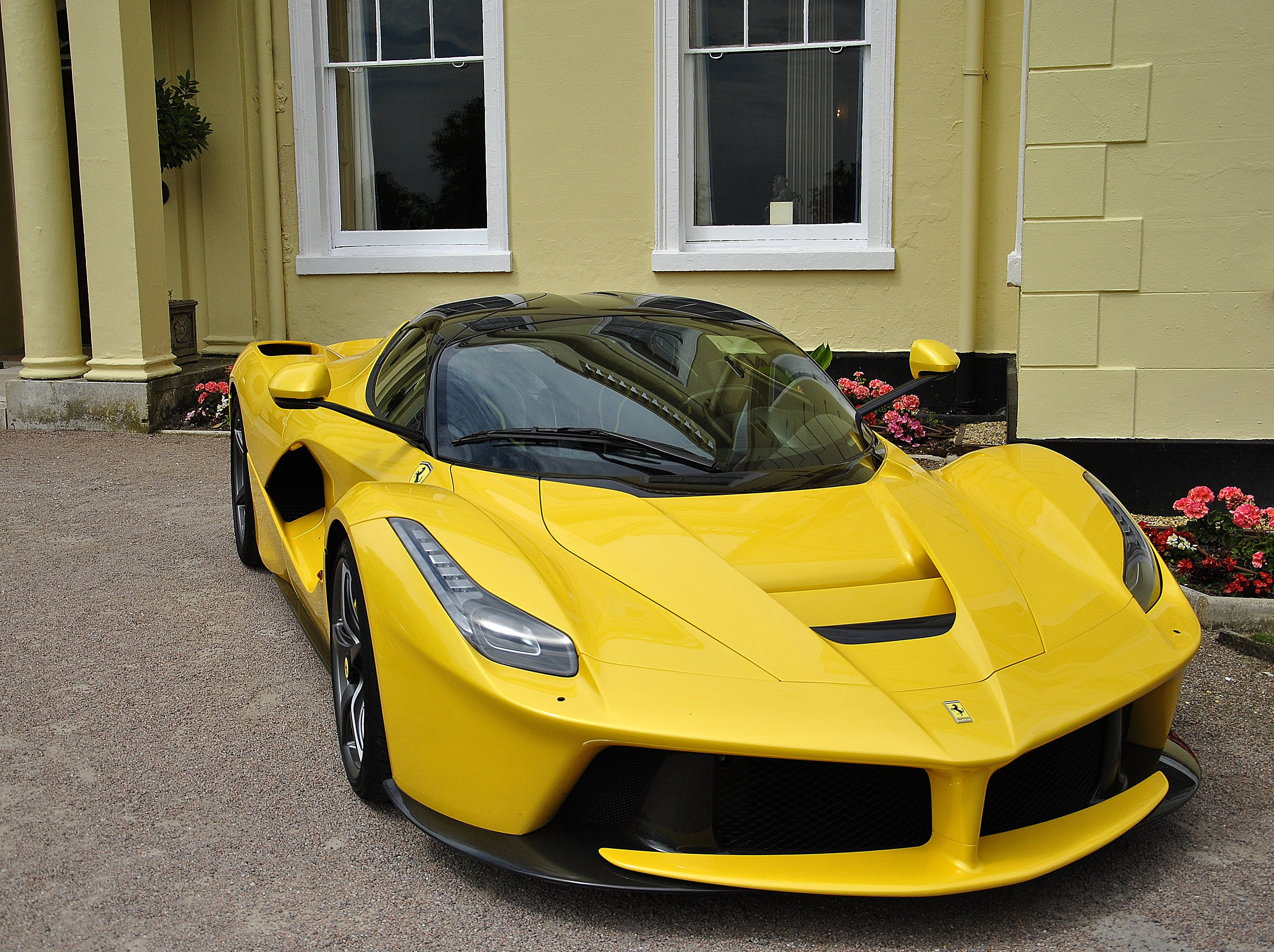 Αγκαλιάστε τη δύναμη της Ferrari LaFerrari Ταπετσαρία