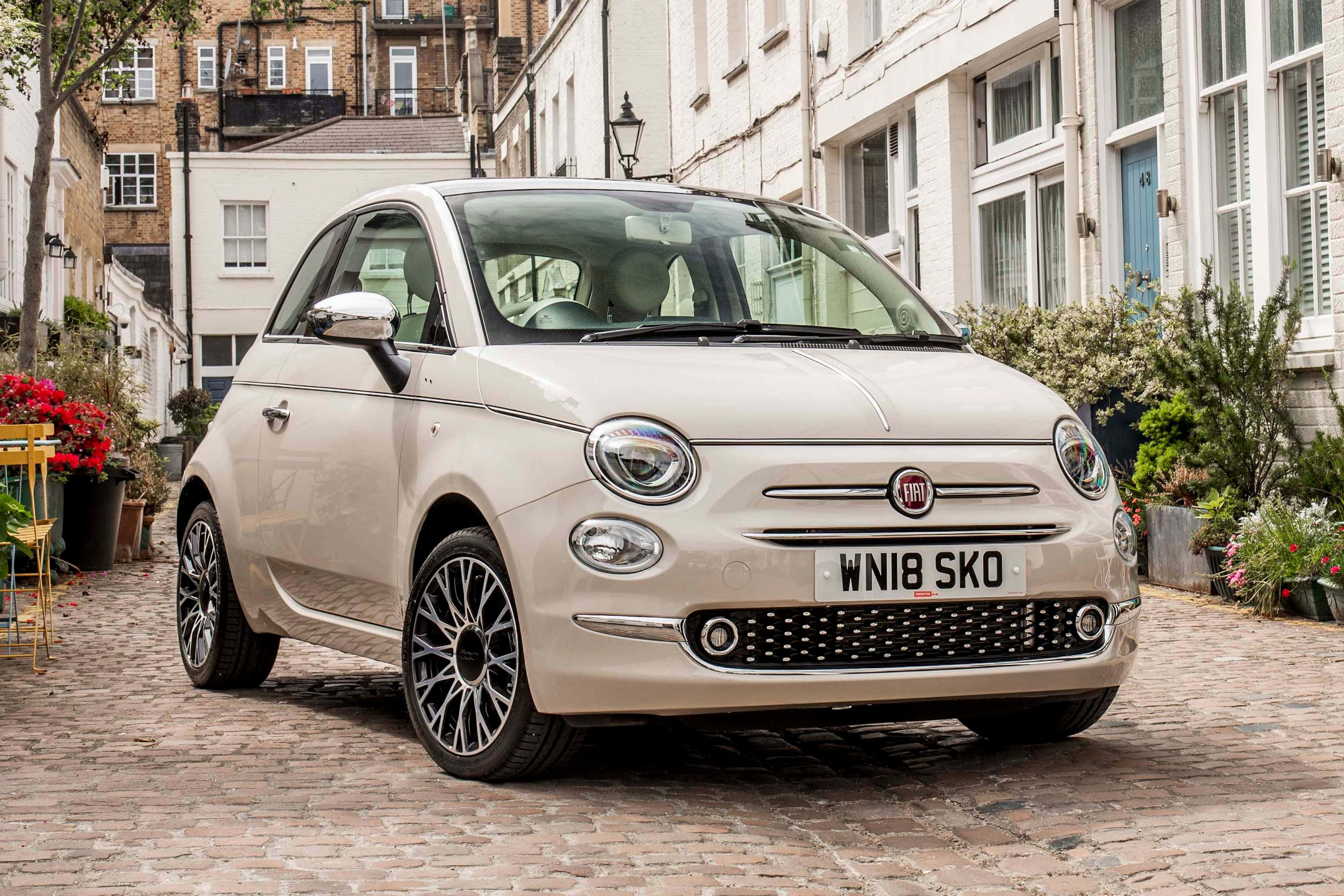 Εξερευνήστε τον Κόσμο με τη Fiat Ταπετσαρία