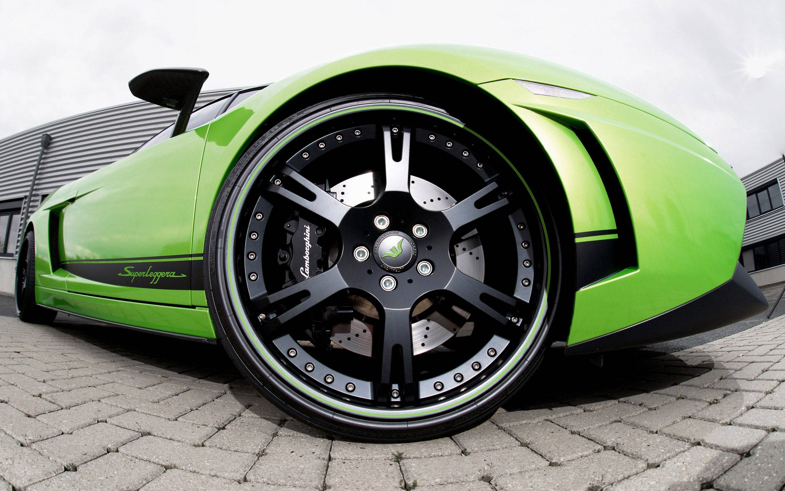 Πιάσε μια ματιά fisheye σε αυτή την πράσινη Lamborghini Ταπετσαρία