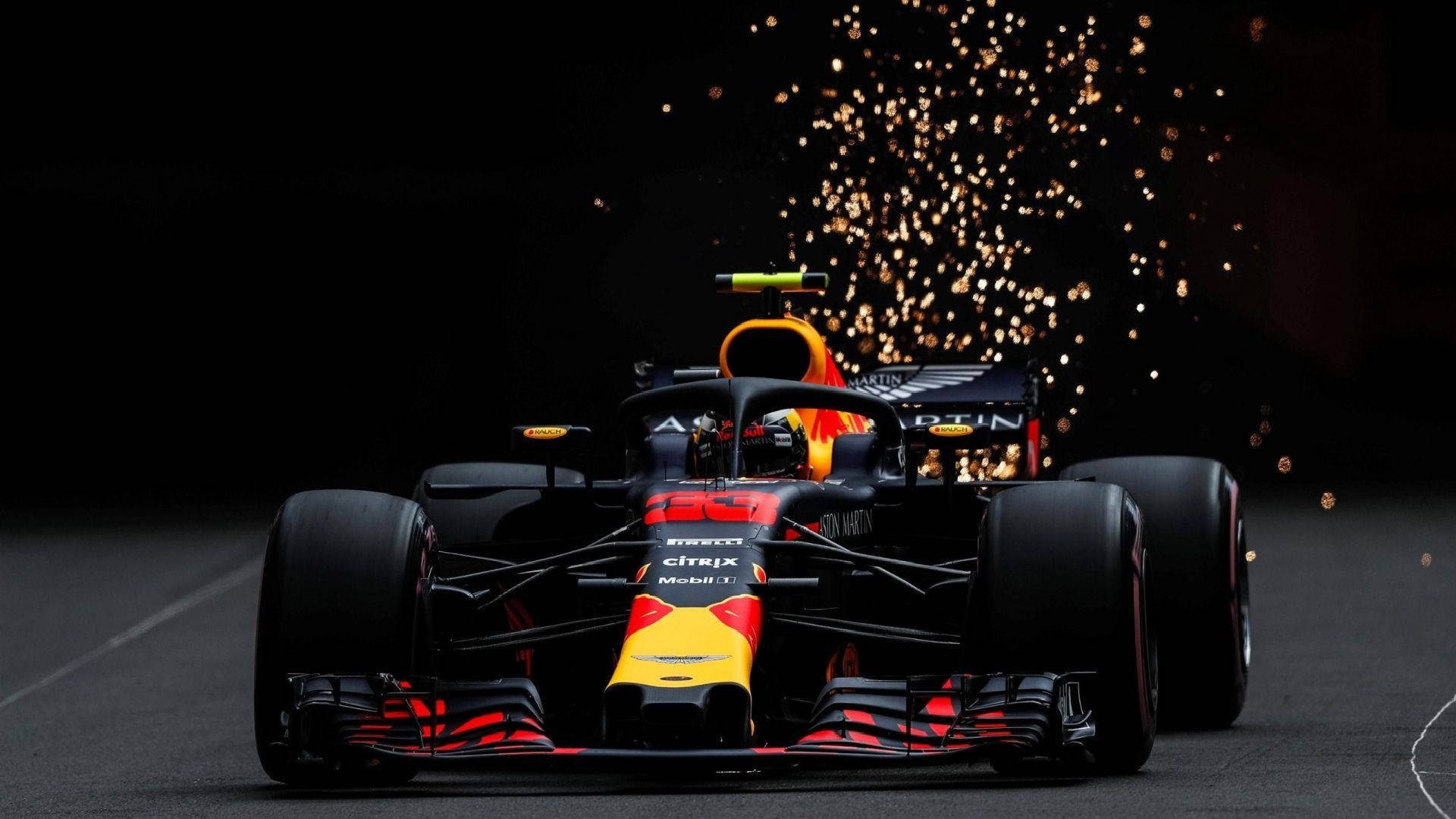Μαύρο και Κόκκινο Αυτοκίνητο Formula 1 για Επιτραπέζιο Υπολογιστή Ταπετσαρία