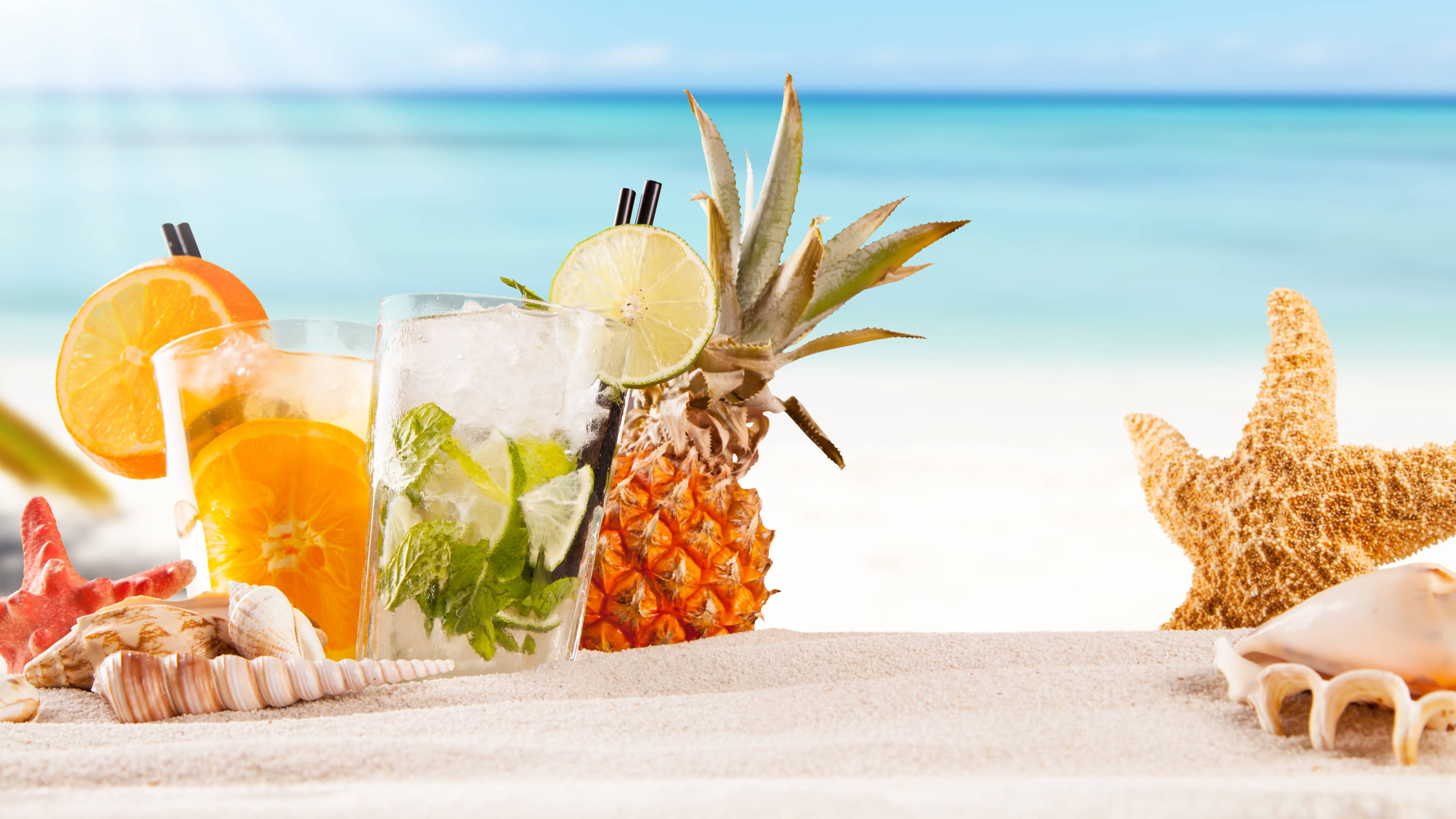 Τροπικό Ρόφημα Fruity Gin Mix Ταπετσαρία