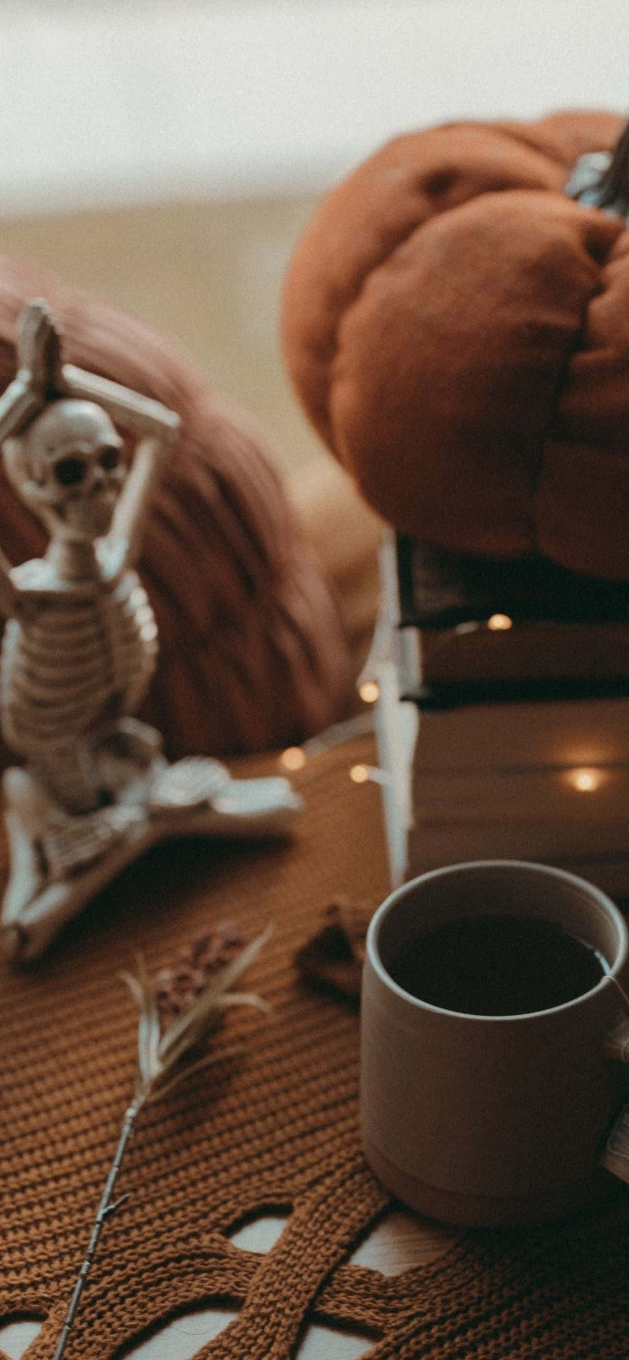 Βάλτε το πνεύμα του Halloween στη συσκευή σας με αυτό το εορταστικό wallpaper για iPhone Ταπετσαρία