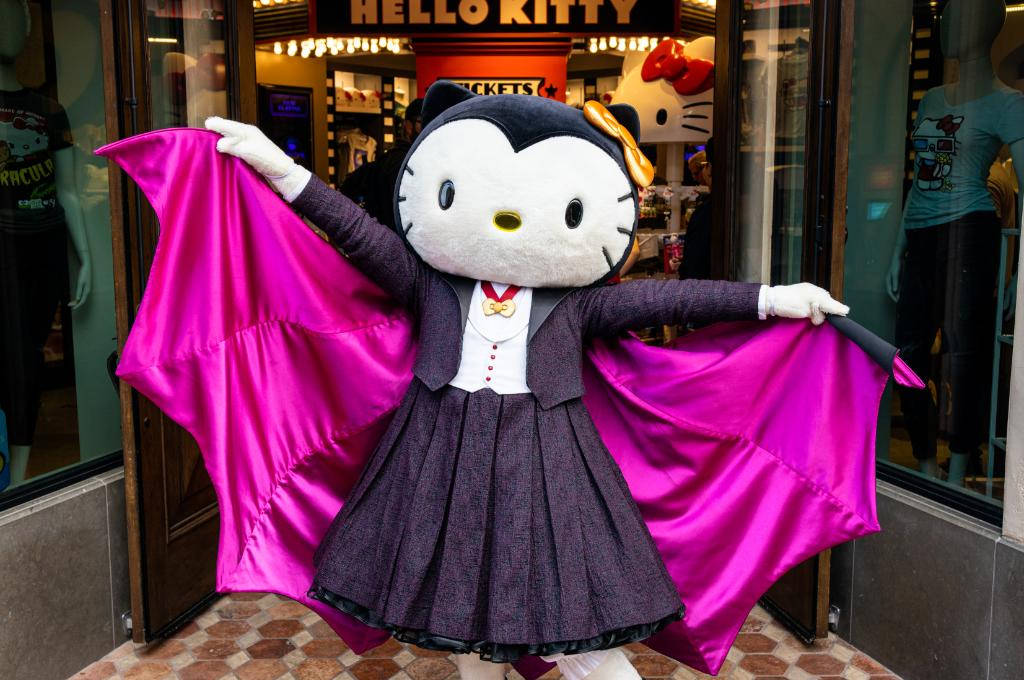 Hello Kitty Νυχτερίδα Halloween σε Φυσικό Μέγεθος Ταπετσαρία