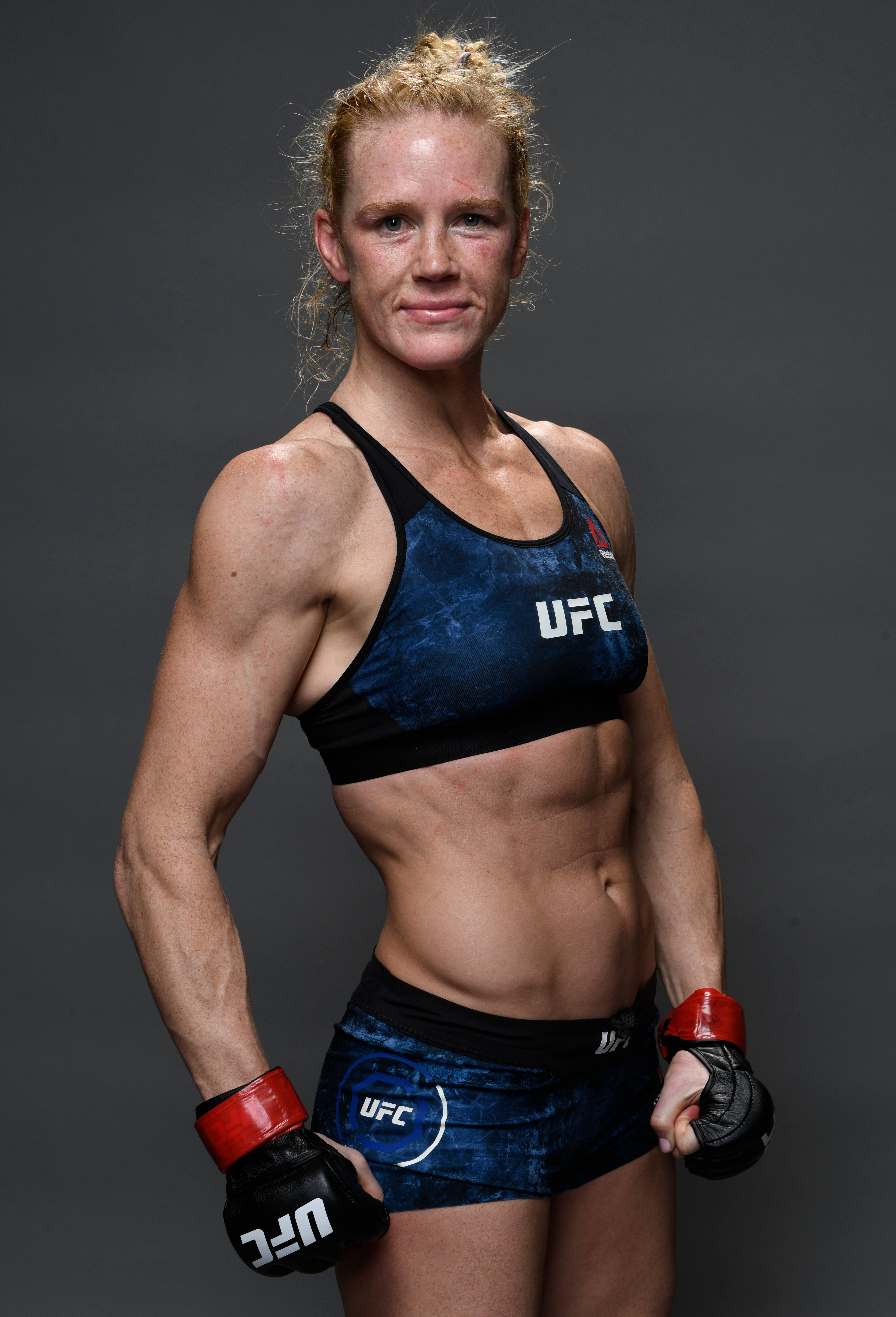 Holly Holm Γυμνασμένο Σώμα Ταπετσαρία