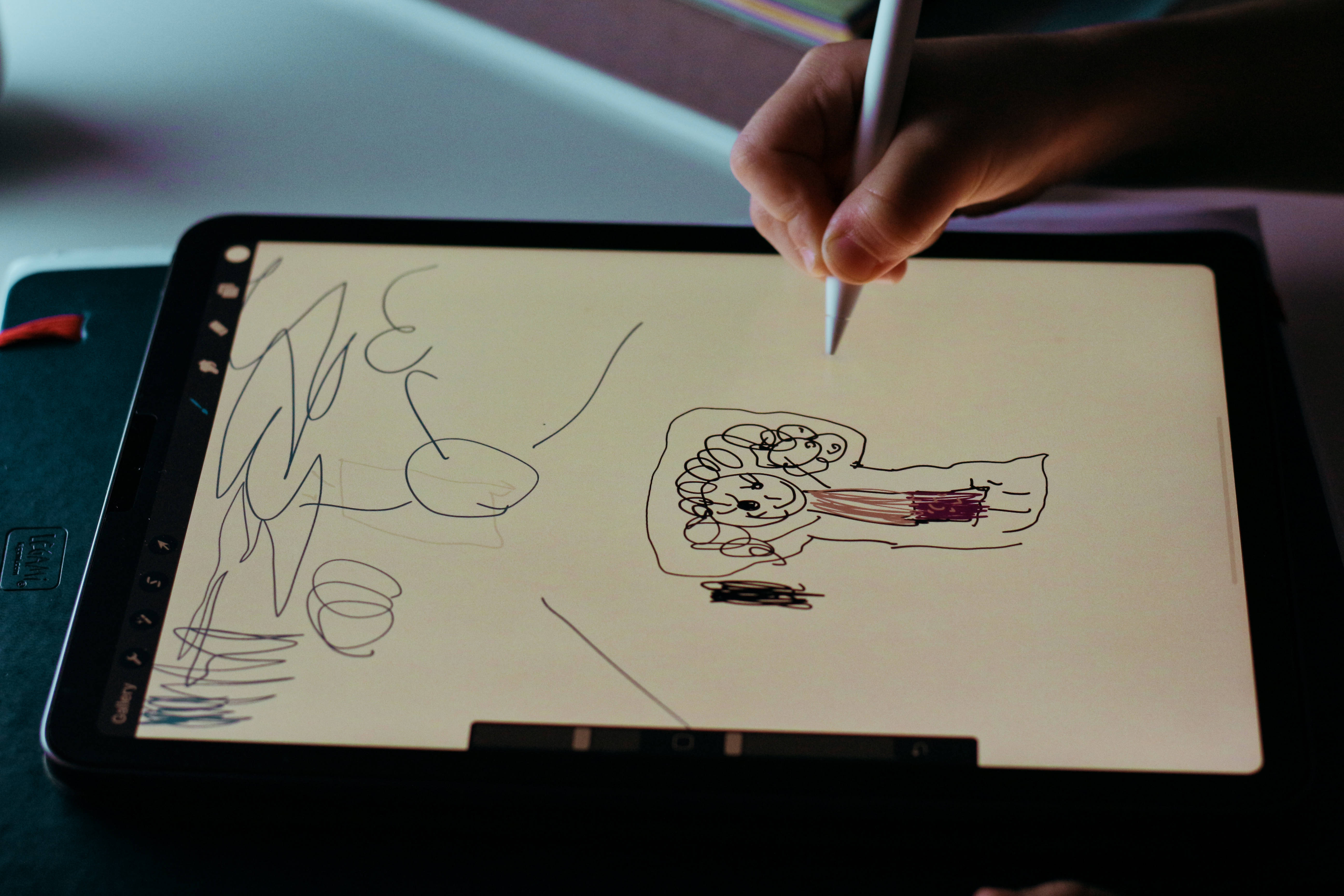 iPad Pro Σκίτσα σε Tablet Ταπετσαρία