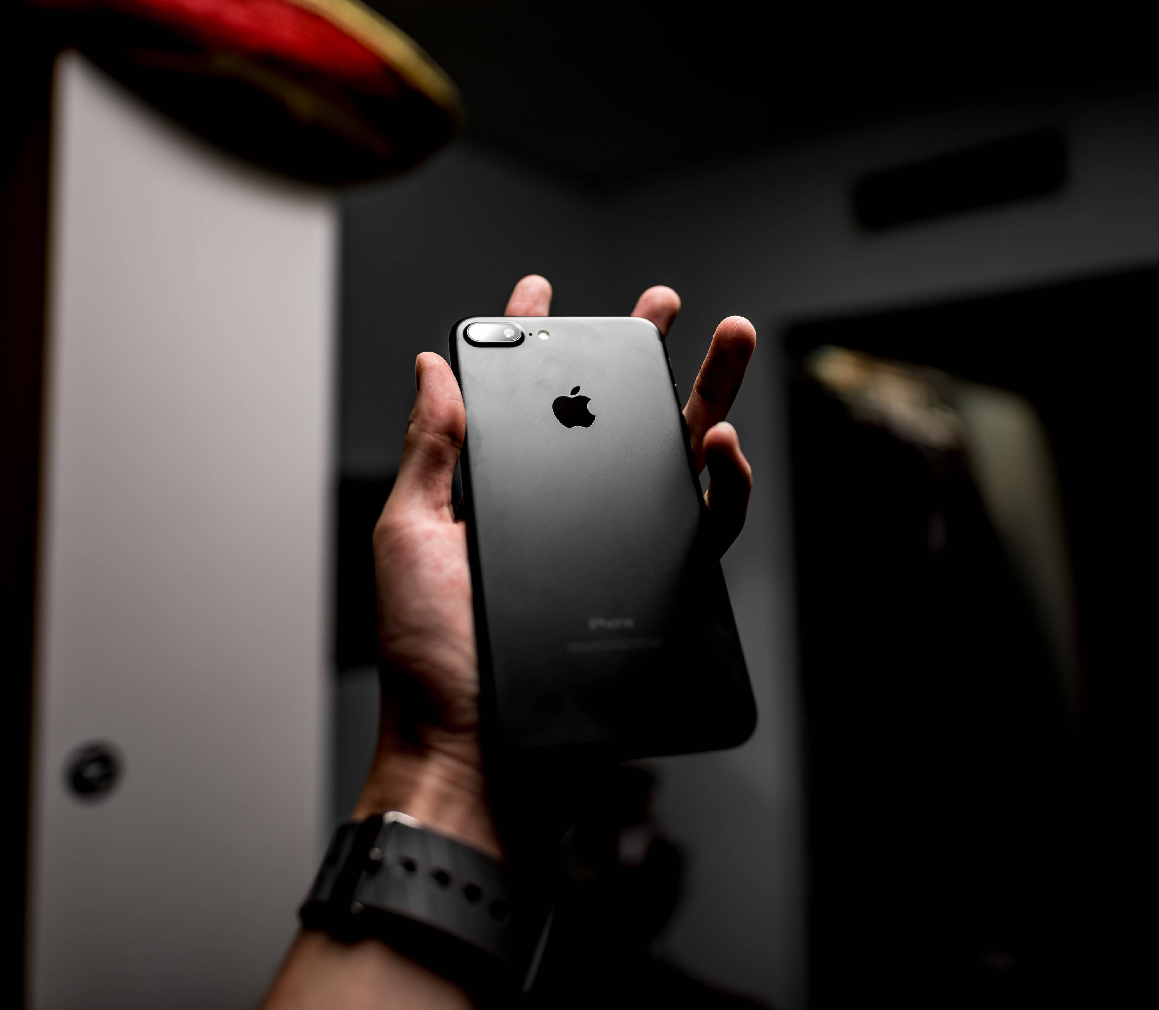 Κομψό iPhone 8 με Ελκυστικό Φόντο Ταπετσαρία