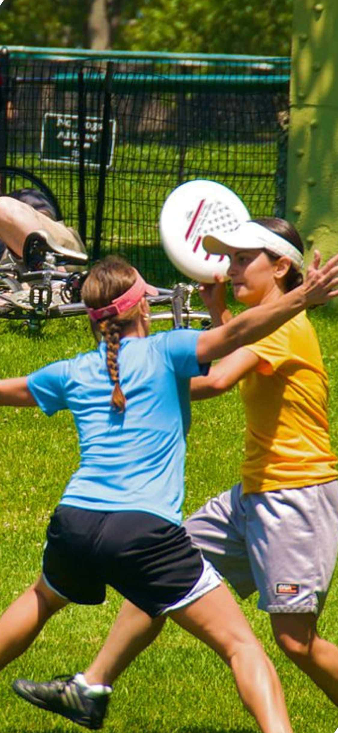 Φόντο iPhone X από ultimate frisbee - μπλοκάρισμα Ταπετσαρία
