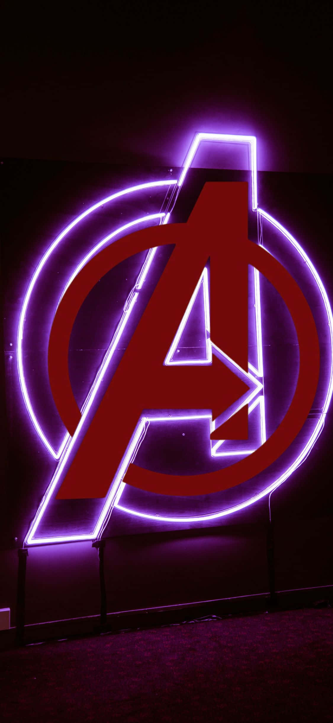 Φόντο iPhone XS με Κόκκινο Λογότυπο Avengers Ταπετσαρία