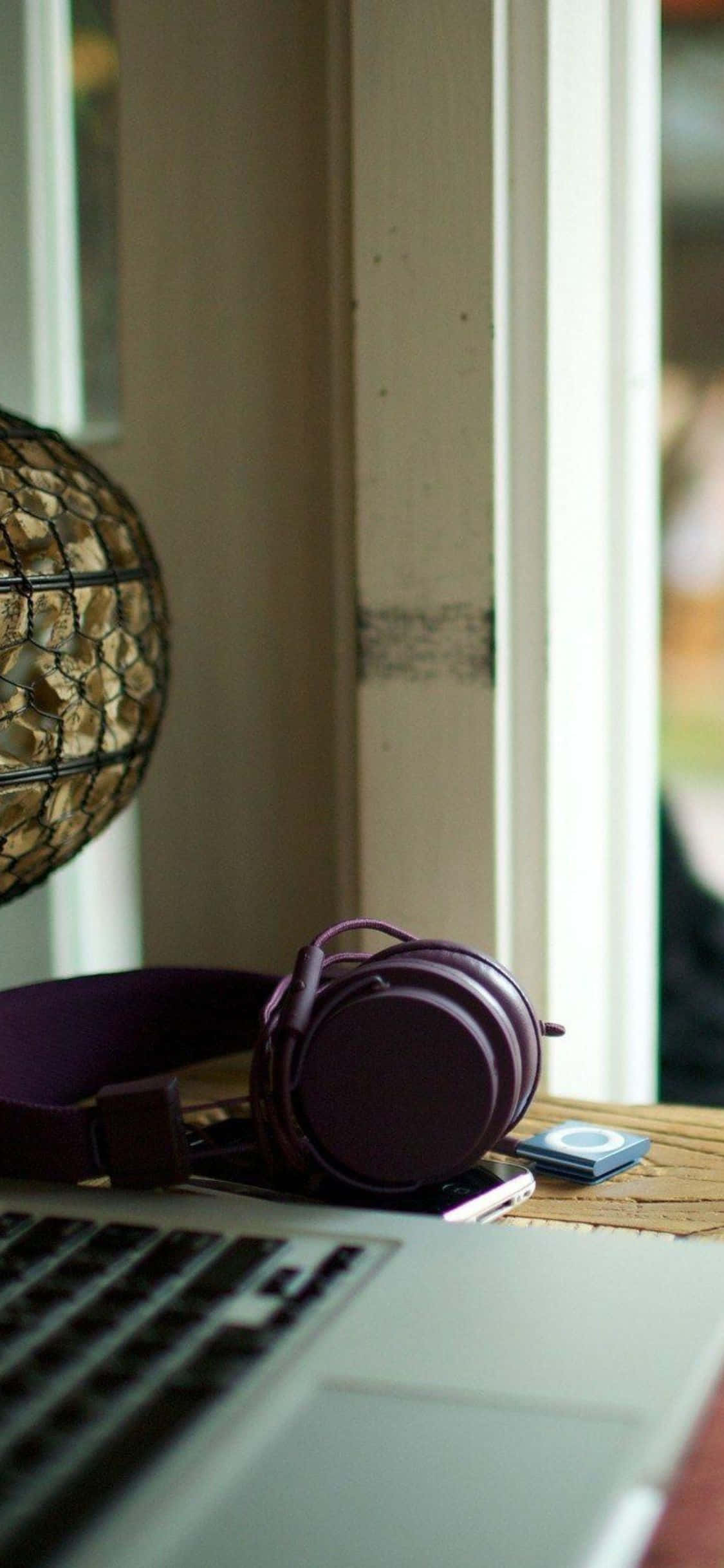 Ξεκλειδώστε τη δημιουργική σας δυναμική με το νέο iPhone Xs Desk. Ταπετσαρία