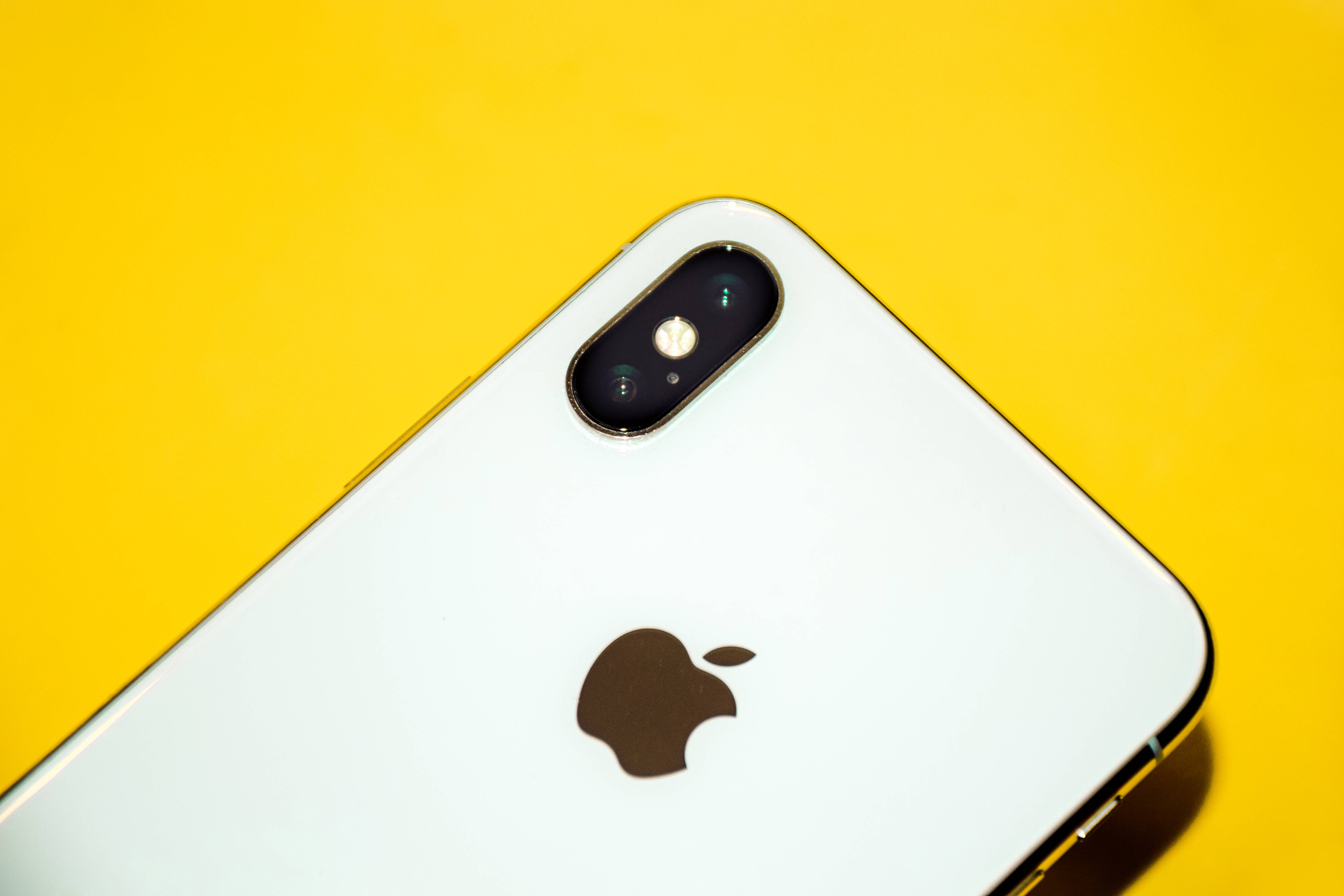 iPhone Xs Max σε Κίτρινο Ταπετσαρία