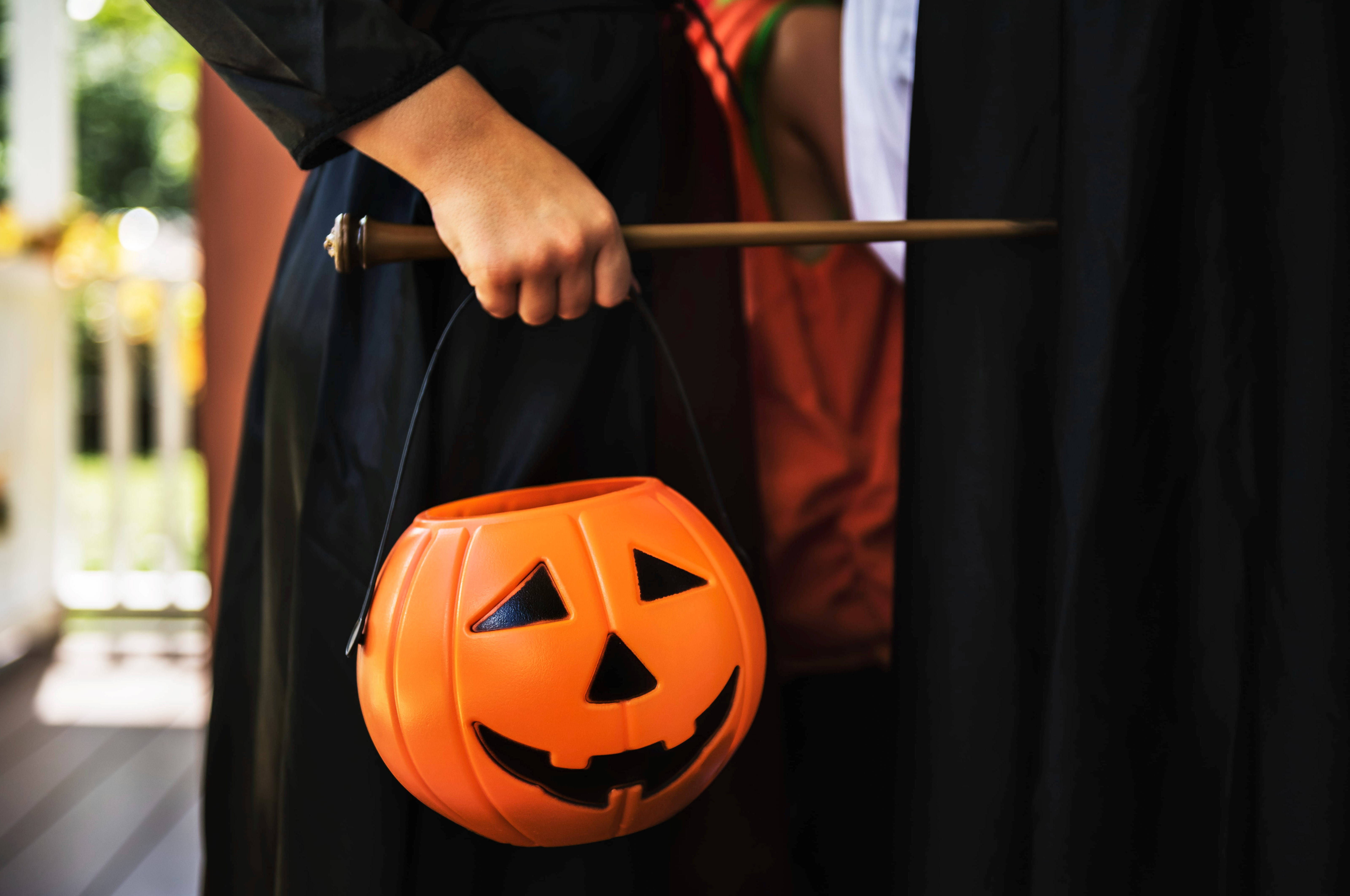Χαριτωμένο καλάθι Jack O' Lantern για το Halloween Ταπετσαρία