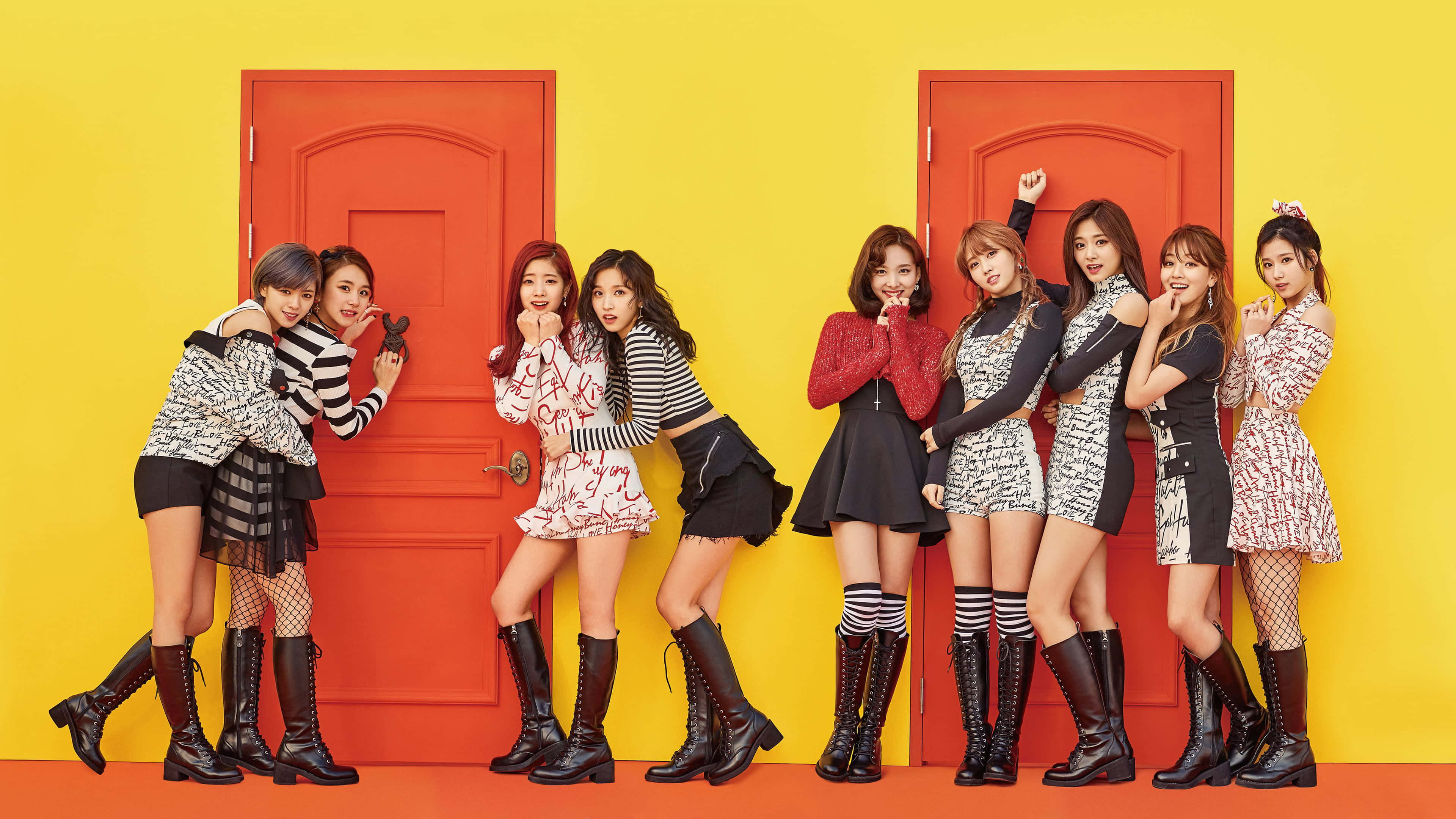 Σαγηνευτικές στιγμές με το K-pop συγκρότημα Twice Ταπετσαρία