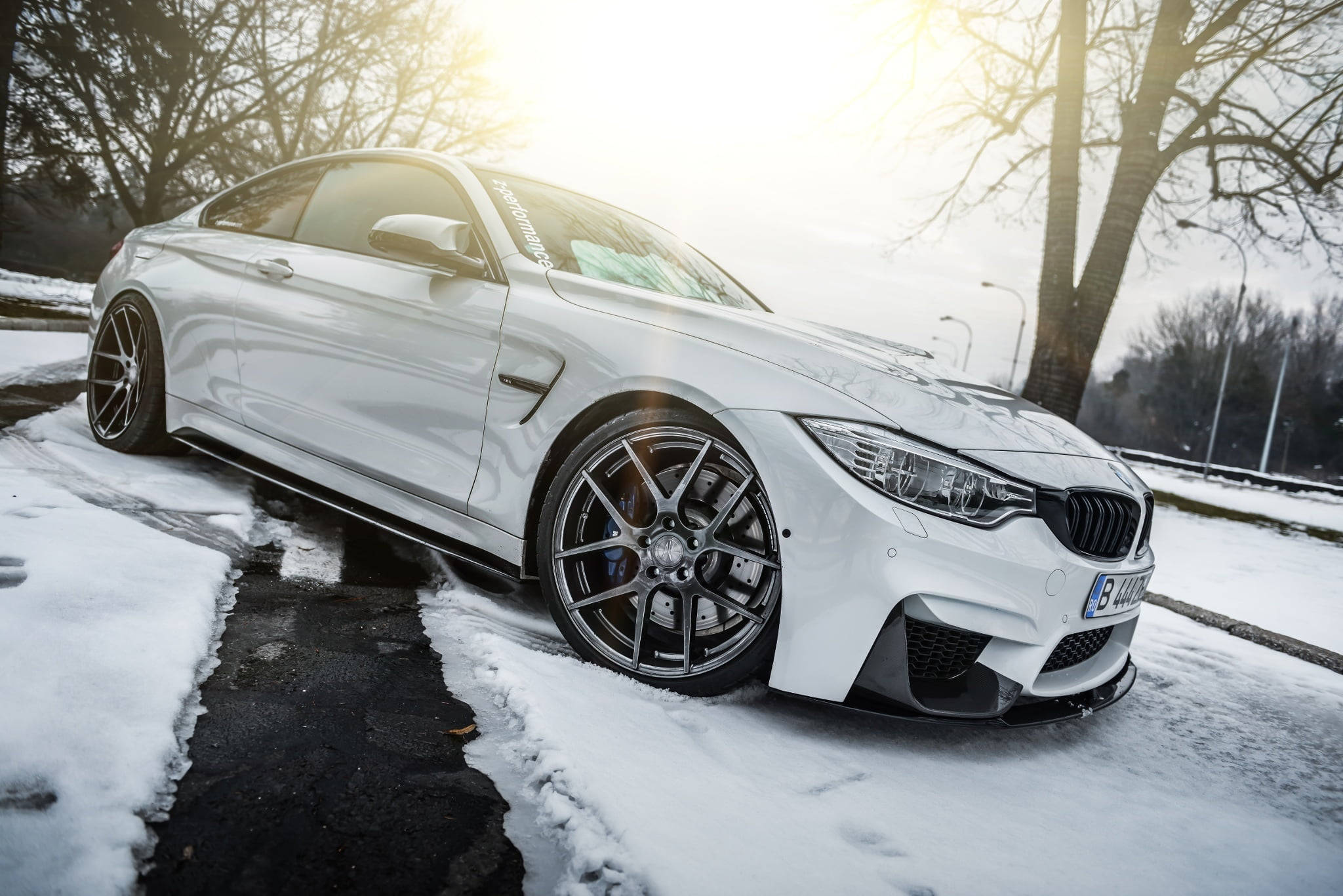 Κομψό Λευκό Laptop BMW M4 Ταπετσαρία