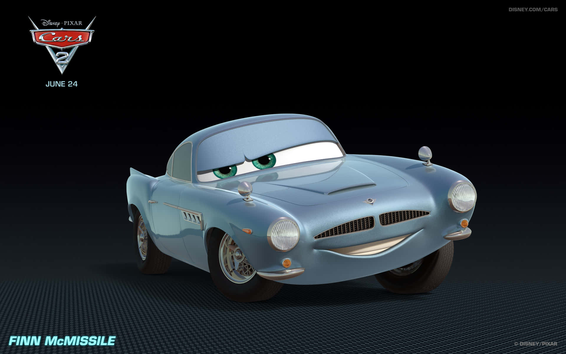 Ο Lightning McQueen αγωνίζεται εναντίον του Francesco Bernoulli στο Cars 2 Ταπετσαρία