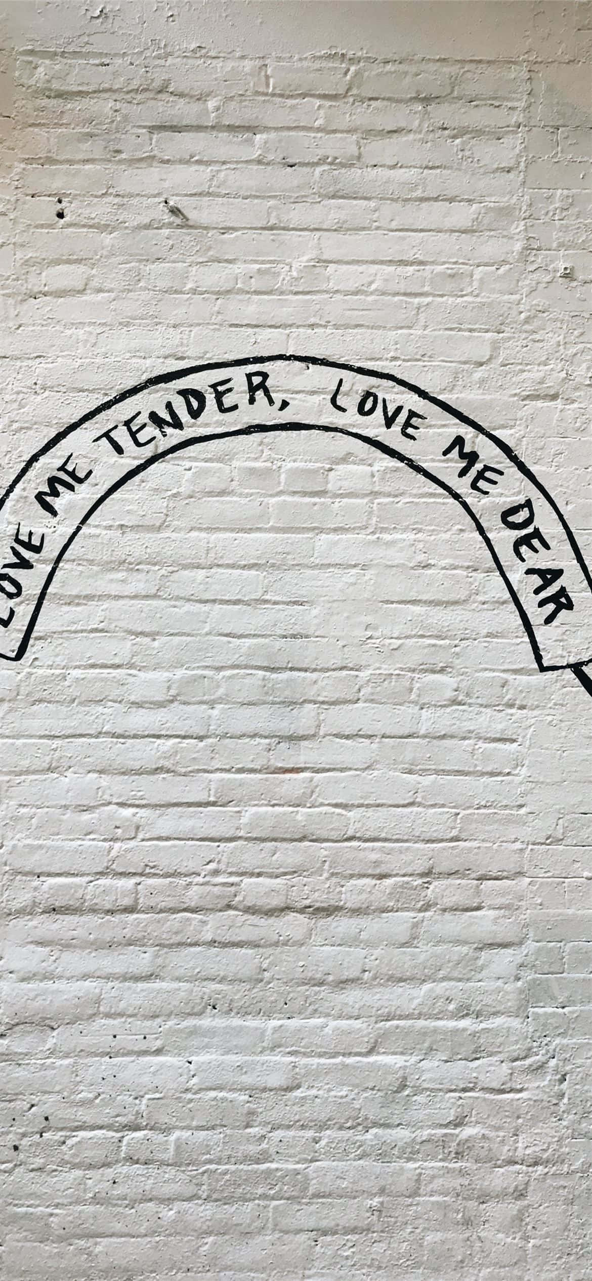 Lome Tender, Love Me Dear Ταπετσαρία