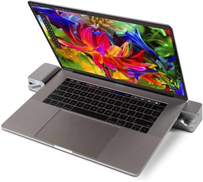 Mac Book Pro με πολύχρωμη οθόνη και αξεσουάρ Ταπετσαρία