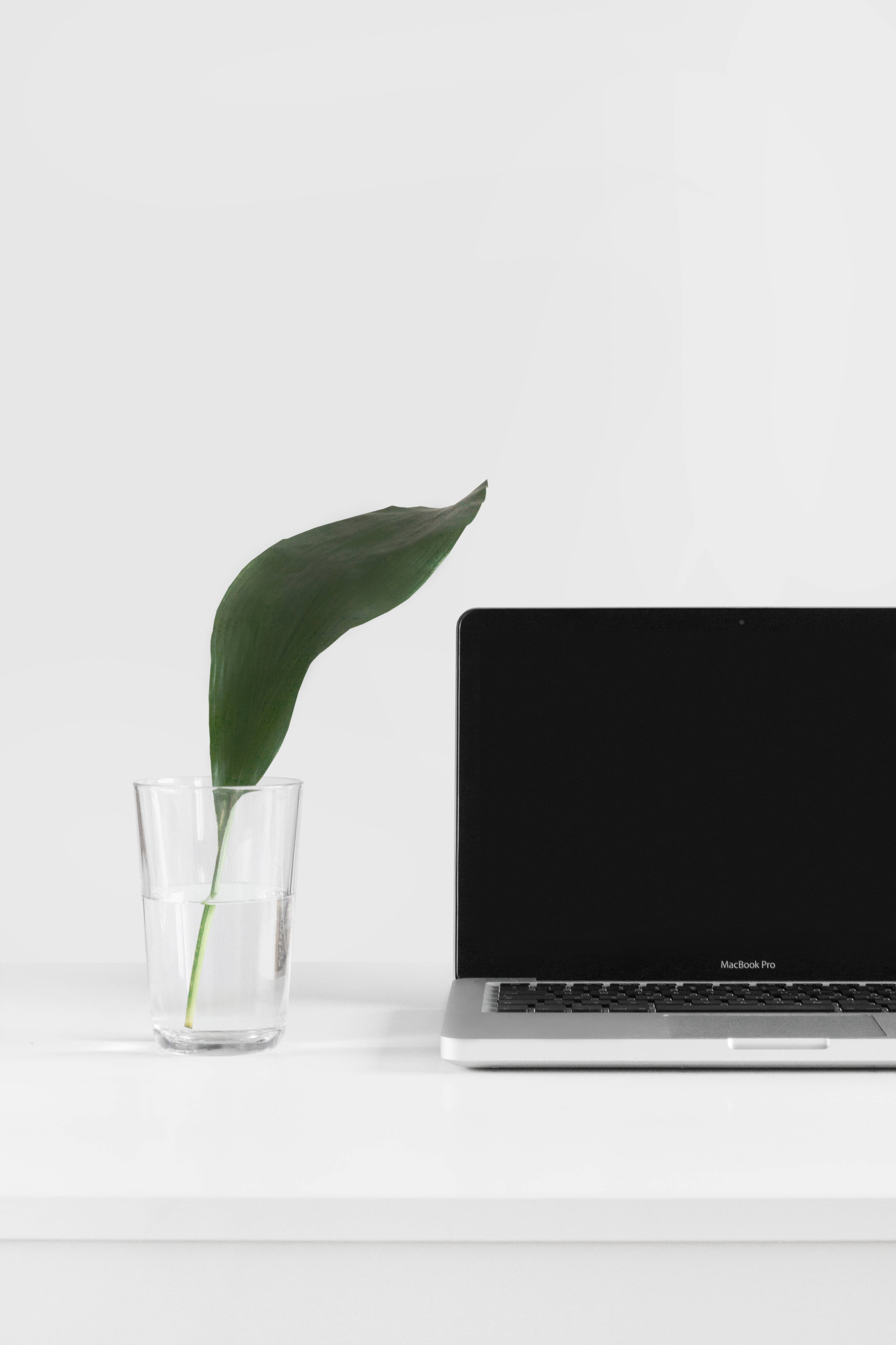 Κομψή Μινιμαλιστική Διάταξη MacBook Pro Ταπετσαρία