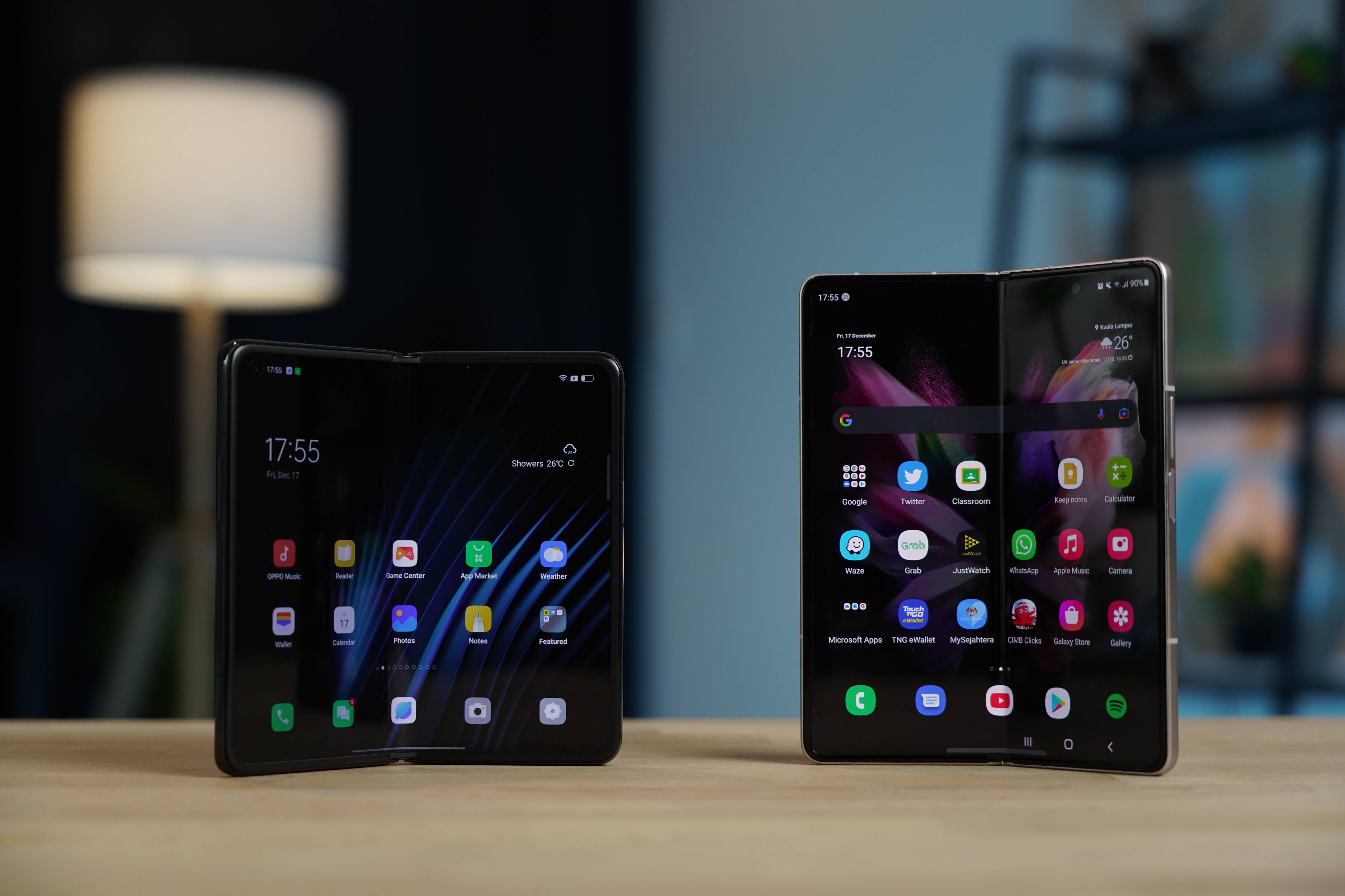 Oppo και Samsung Αναδιπλούμενα Κινητά Ταπετσαρία