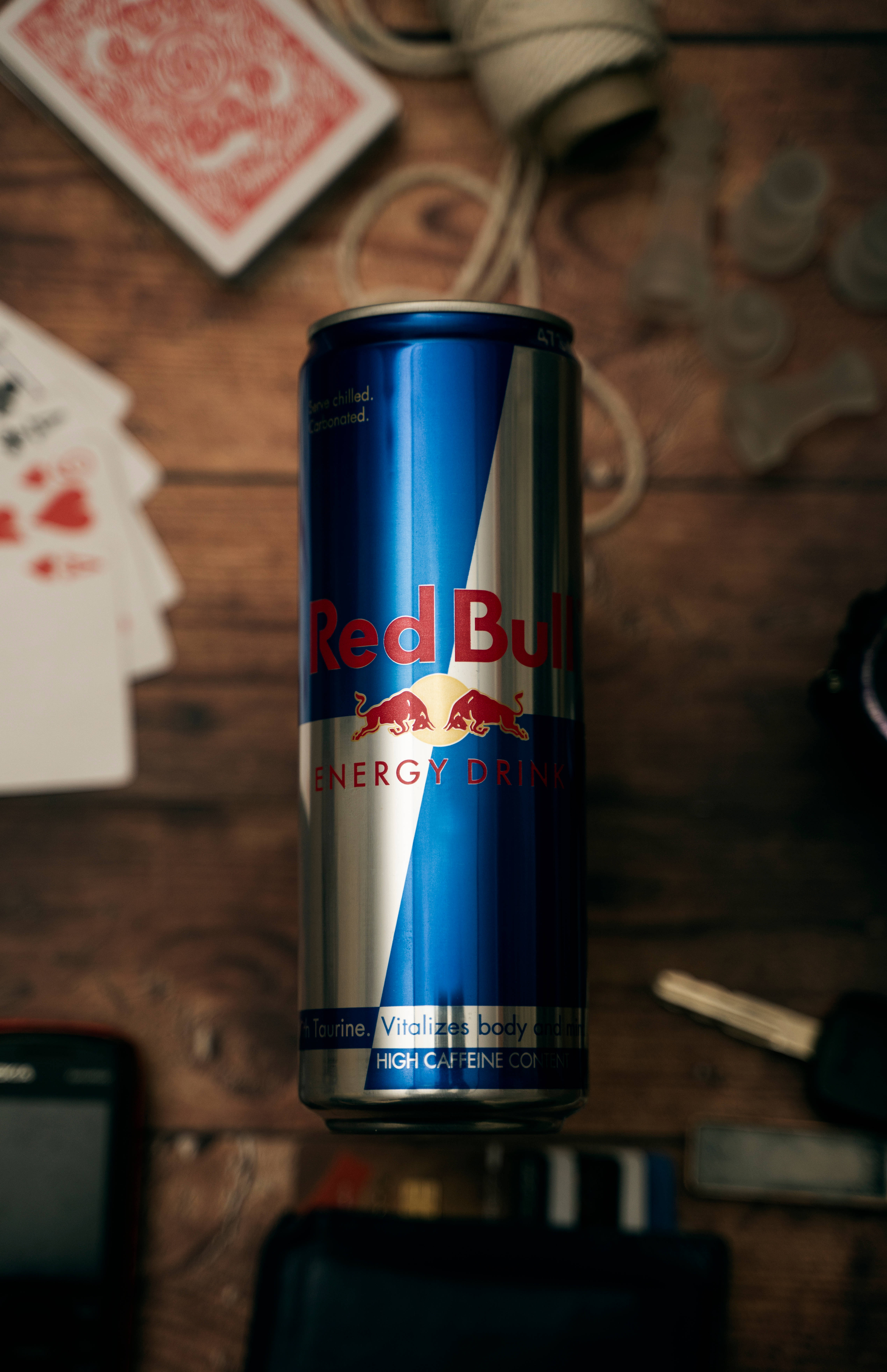 Κουτάκι Red Bull με Τραπέζι Χαρτιών Ταπετσαρία