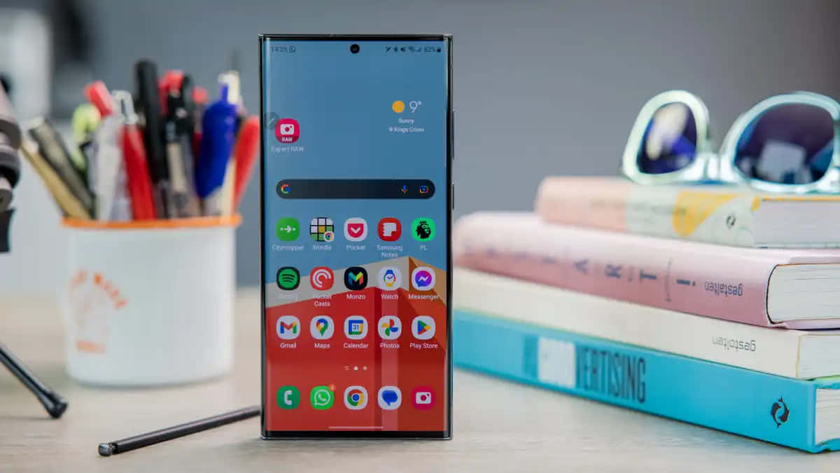 Οθόνη Samsung S23 Ultra και S Pen Ταπετσαρία