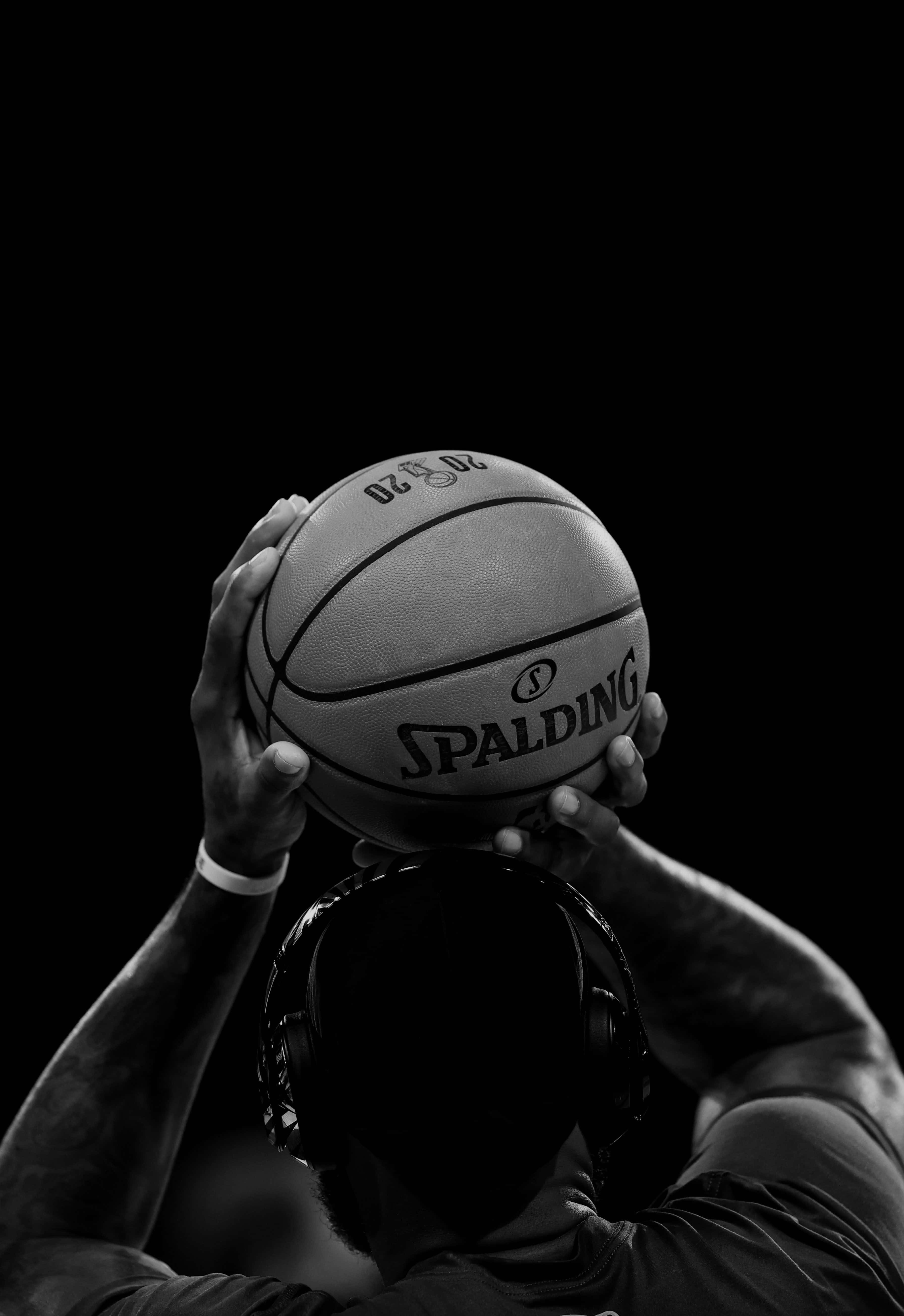 Αφίσα Μαύρης Μπάλας Μπάσκετ Spalding Ταπετσαρία