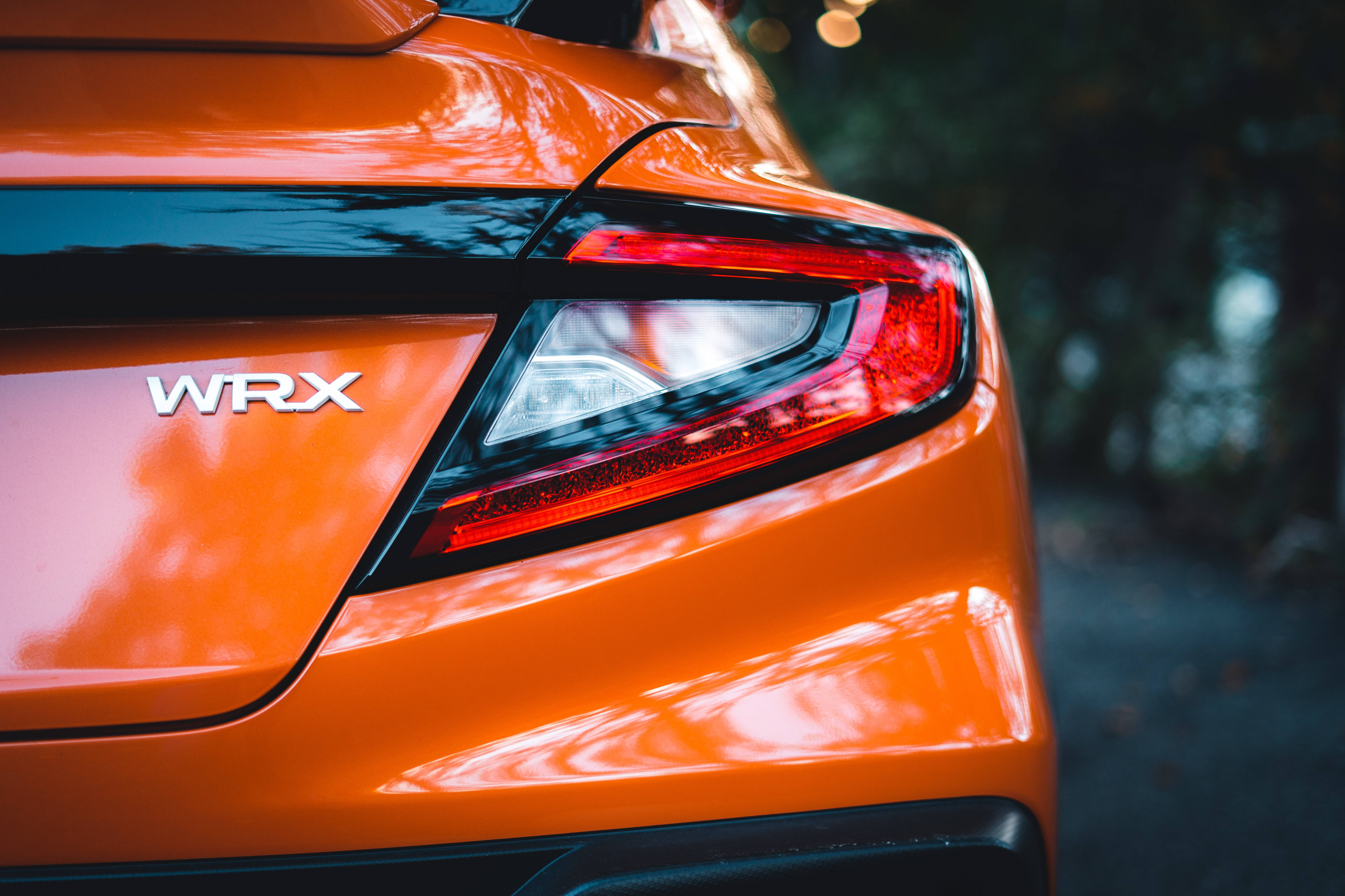 Γυαλιστερό Πορτοκαλί Subaru WRX STI 4K Ταπετσαρία