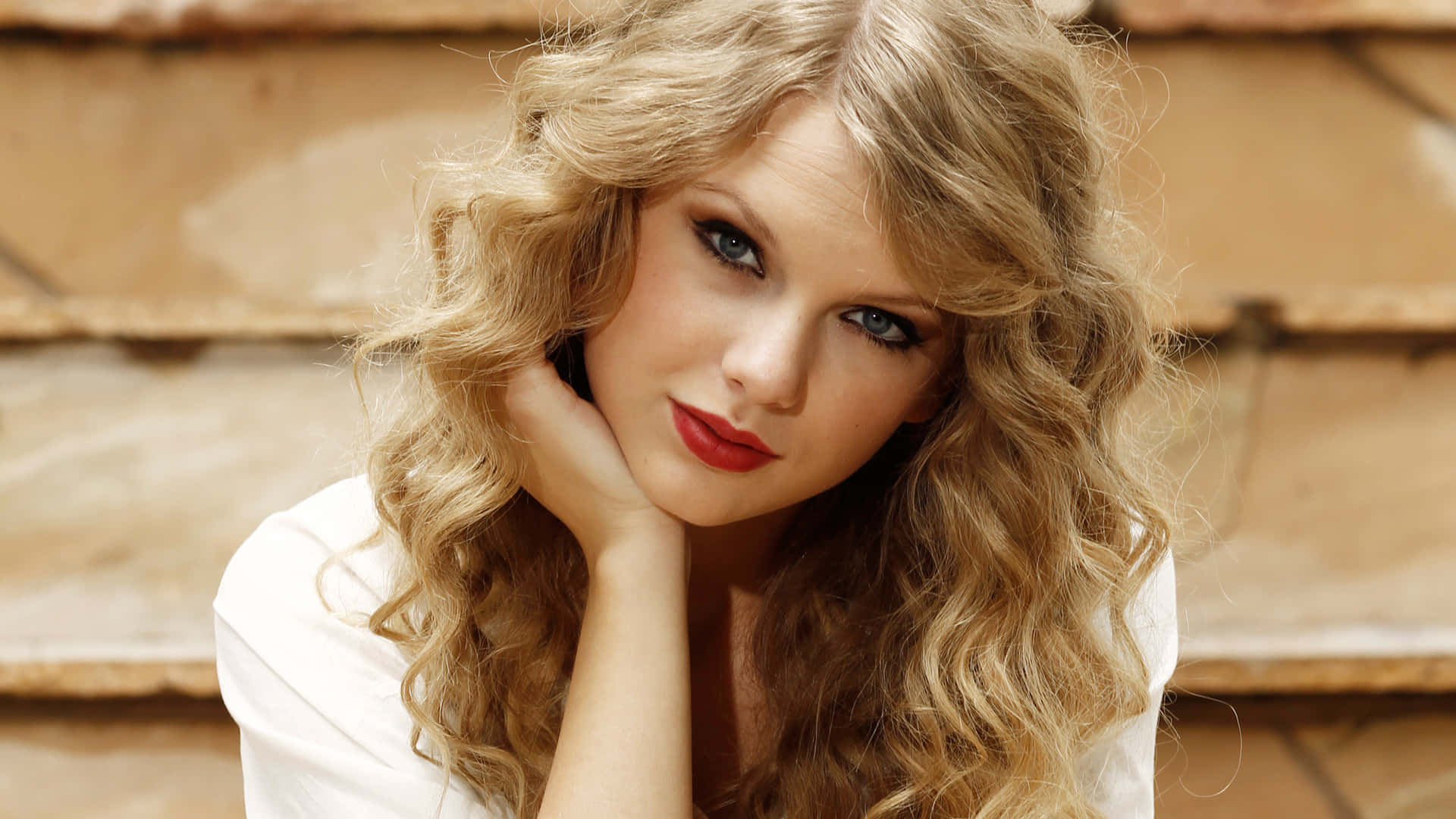 Η Taylor Swift σε άψογη εμφάνιση στο Μουσικό Φεστιβάλ Sencit. Ταπετσαρία