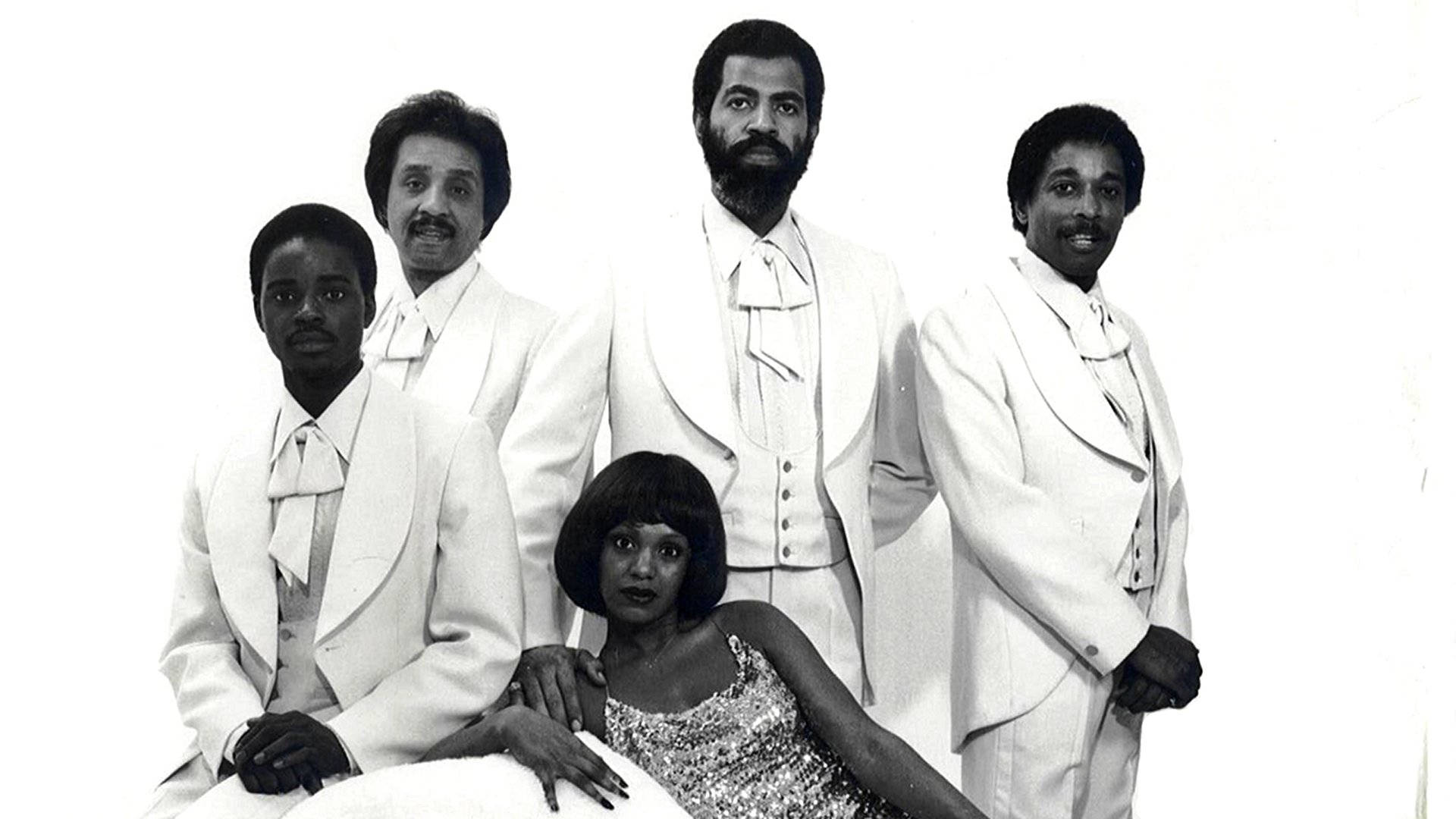 The Platters με τη μέλος Zola Taylor στο κέντρο Ταπετσαρία