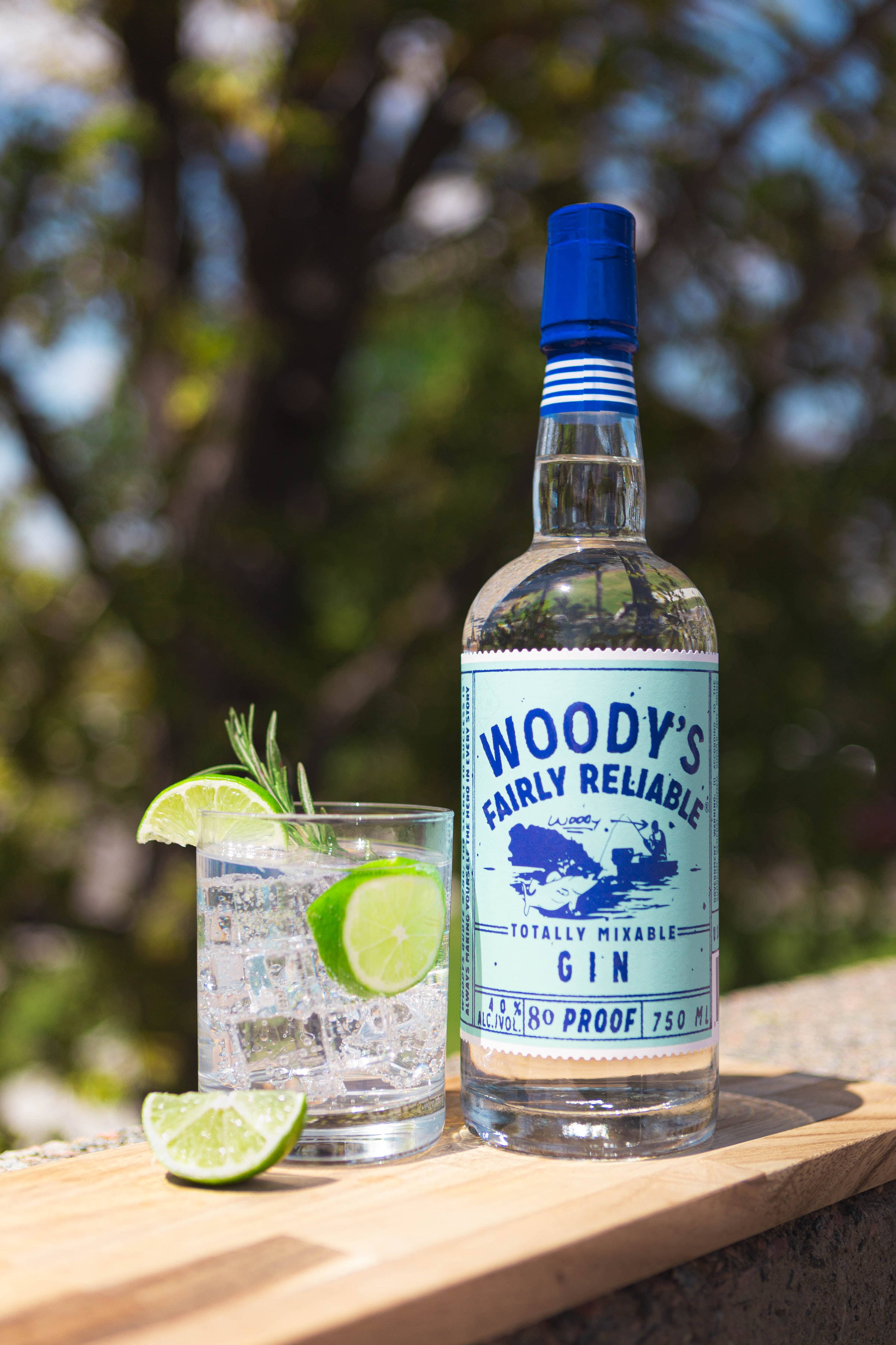 Woody’s Gin Ταπετσαρία