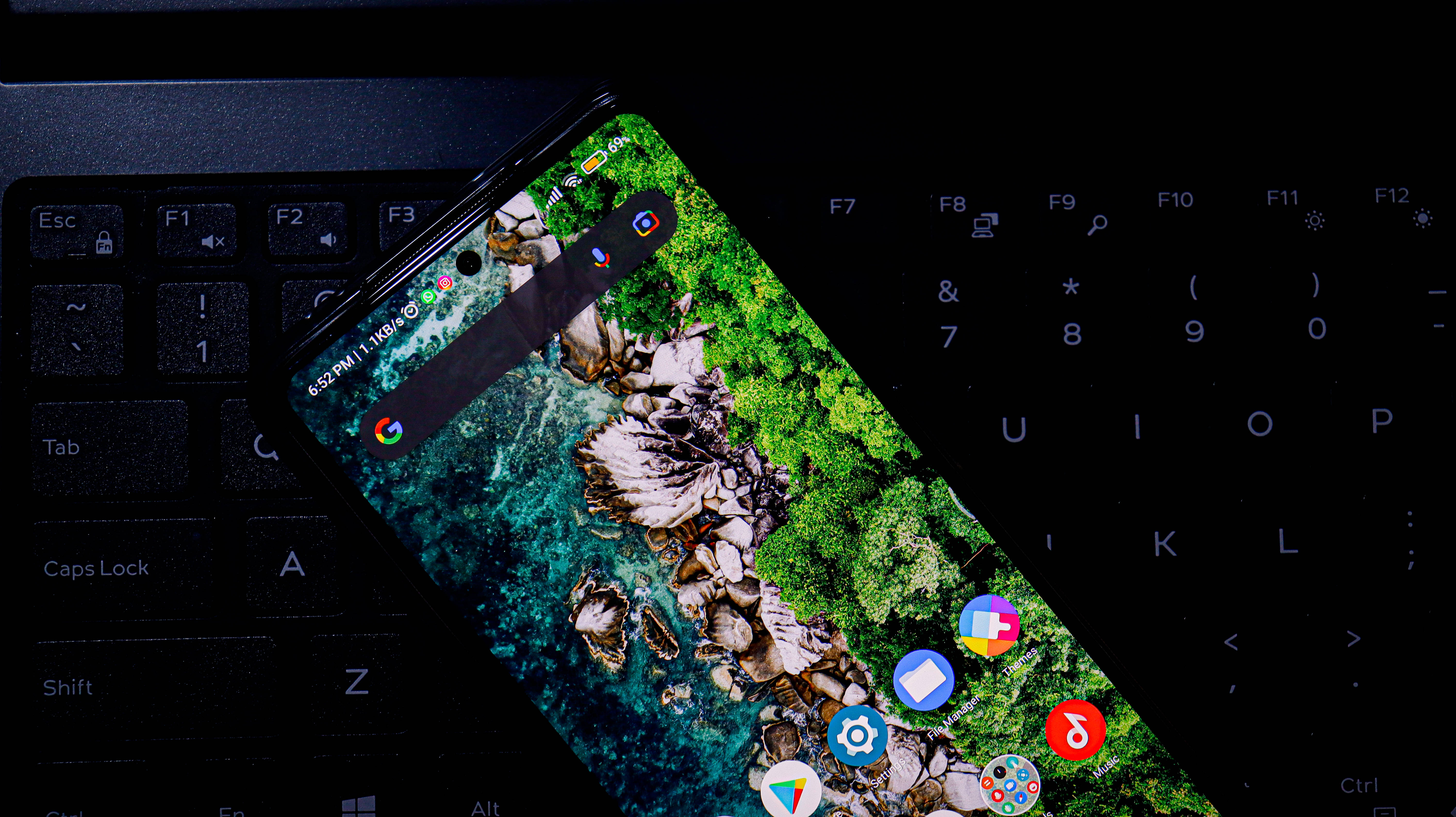 Xiaomi Smartphone σε Πληκτρολόγιο Ταπετσαρία