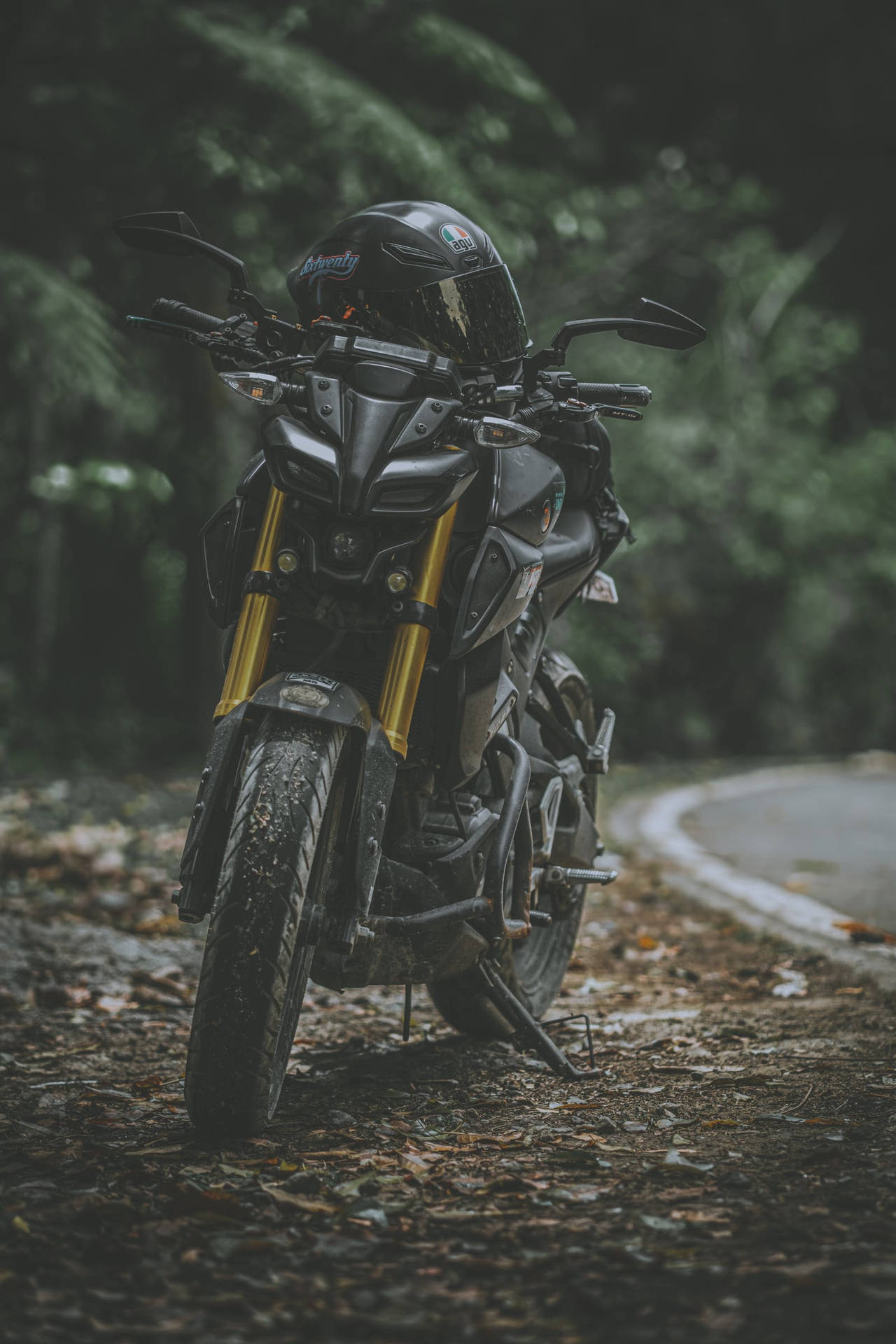 Μαύρη Yamaha MT 15 Με Χρυσά Υδραυλικά Πιρούνια — Αισθητική ταπετσαρία iPad Ταπετσαρία