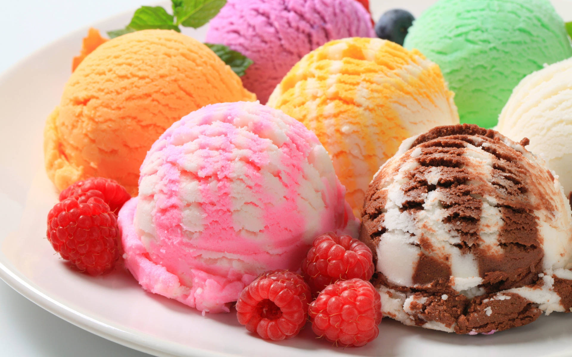 Assorted Ice Creams And Berries Ταπετσαρία